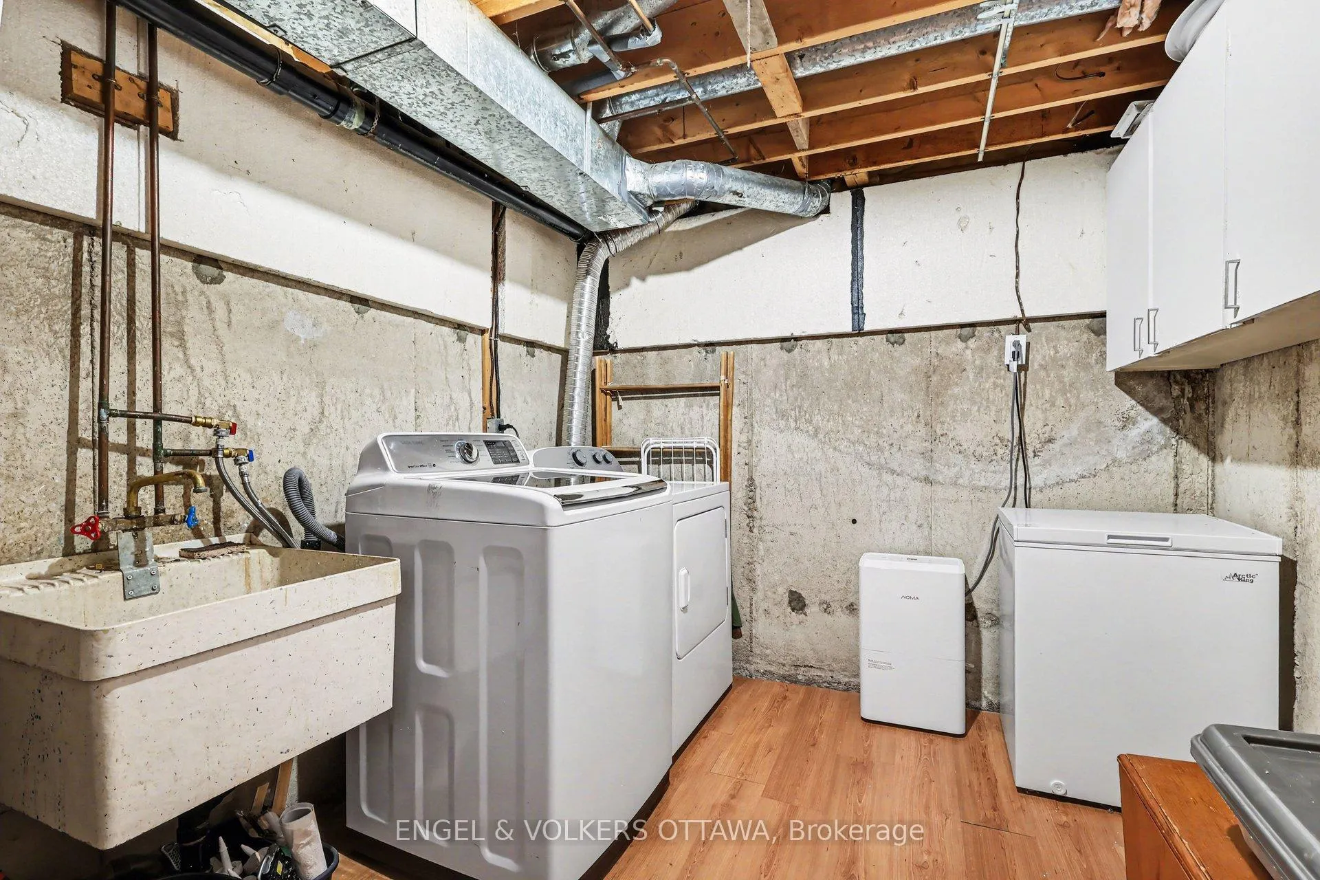 Photo 24 of 2148 Orient Park Drive, Ottawa, Blackburn Hamlet (South) — HOMEH