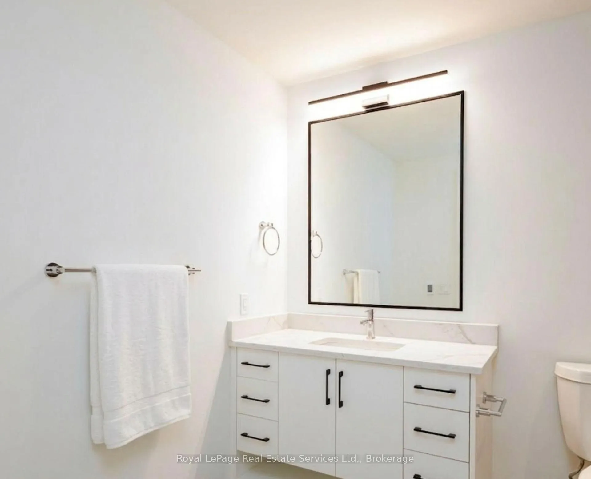 Photo 6 of Unit 1610, 741 King Street, Kitchener — HOMEH