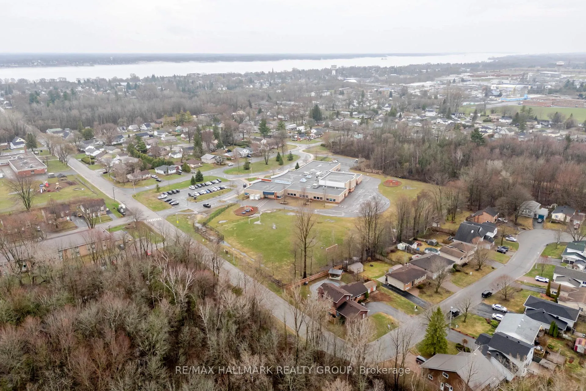 Photo 46 of 265 Kingston Crescent, Prescott — HOMEH