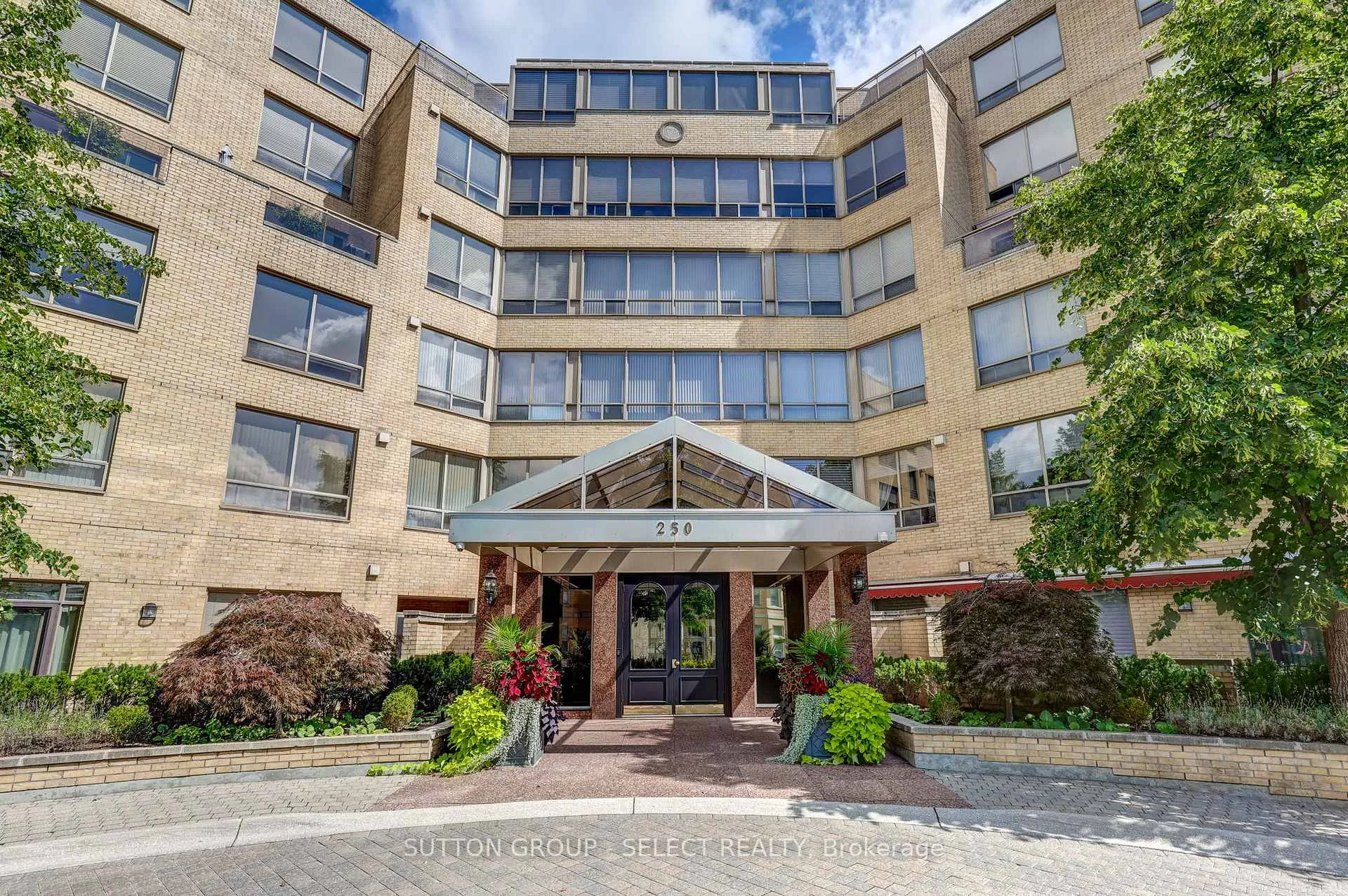 Front of Unit 215, 250 Sydenham Street