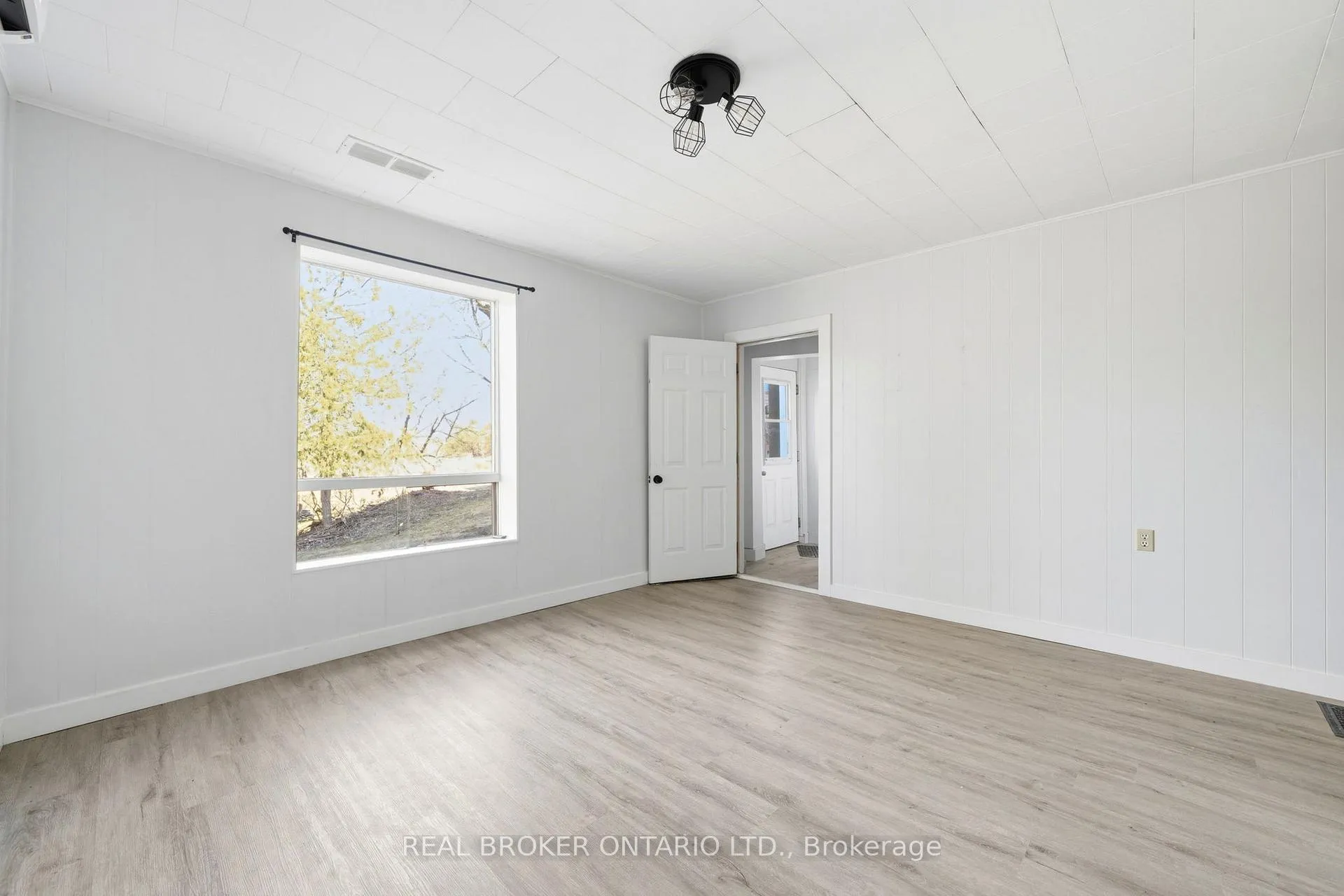Photo 7 of 2039 Victoria Street, Howick — HOMEH