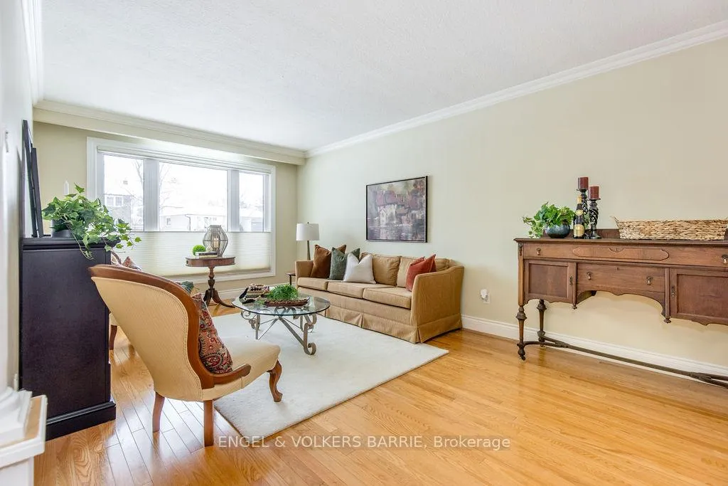 Photo 8 of 42 Marshall Street, Barrie, Allandale Heights — HOMEH