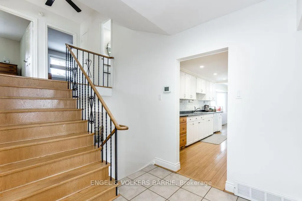 Photo 12 of 42 Marshall Street, Barrie, Allandale Heights — HOMEH