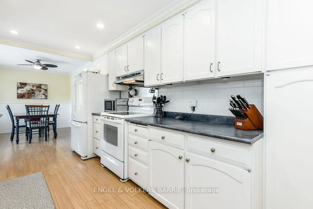 Photo 15 of 42 Marshall Street, Barrie, Allandale Heights — HOMEH