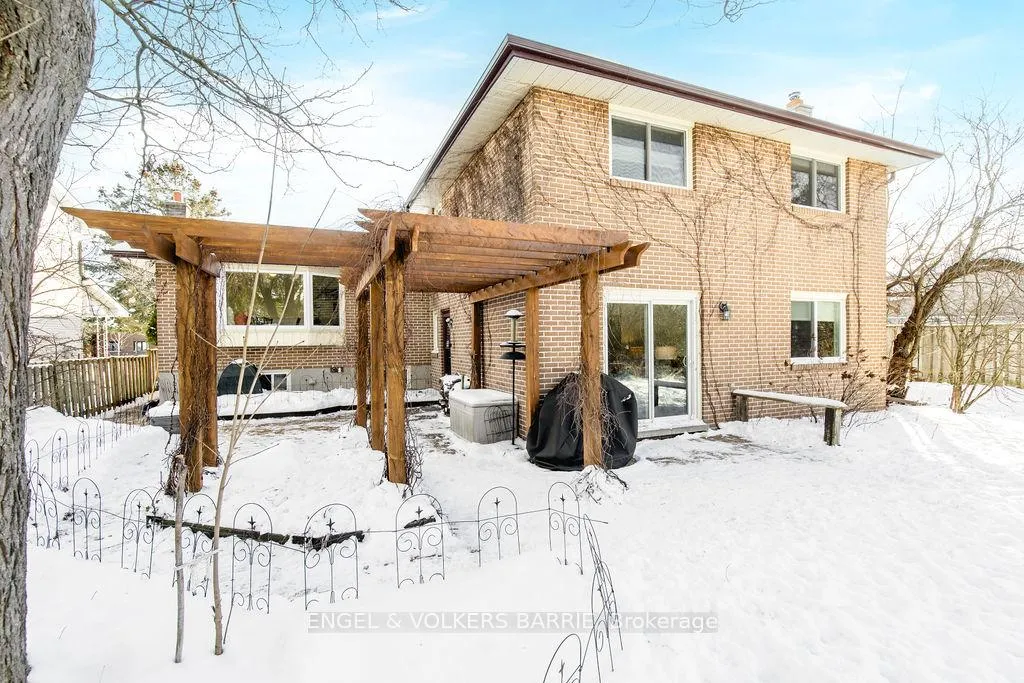 Photo 36 of 42 Marshall Street, Barrie, Allandale Heights — HOMEH