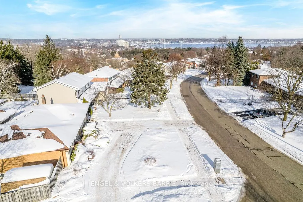 Photo 39 of 42 Marshall Street, Barrie, Allandale Heights — HOMEH