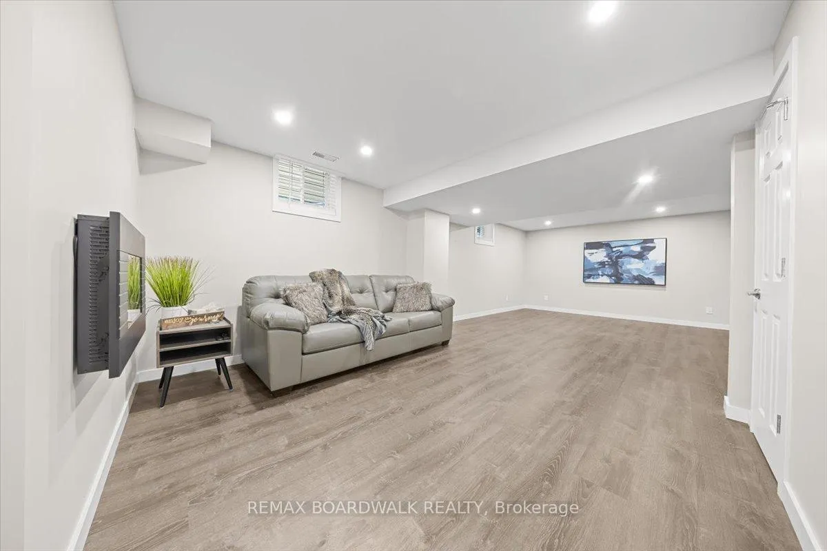 Photo 35 of 232 Burnaby Drive, Ottawa, Stittsville (North) — HOMEH