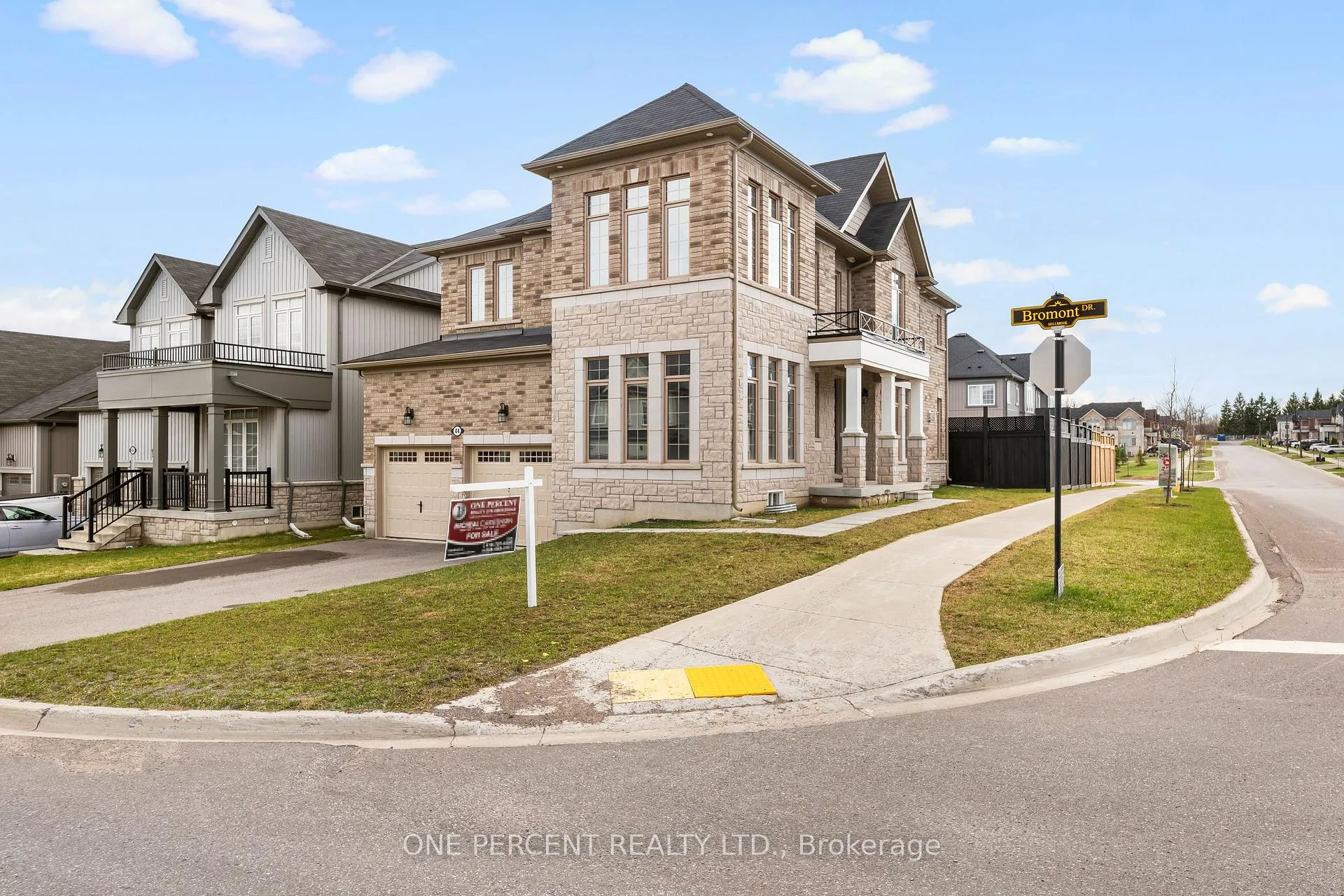 Photo 1 of 44 Bromont Drive, Cavan Monaghan, Cavan Twp — HOMEH