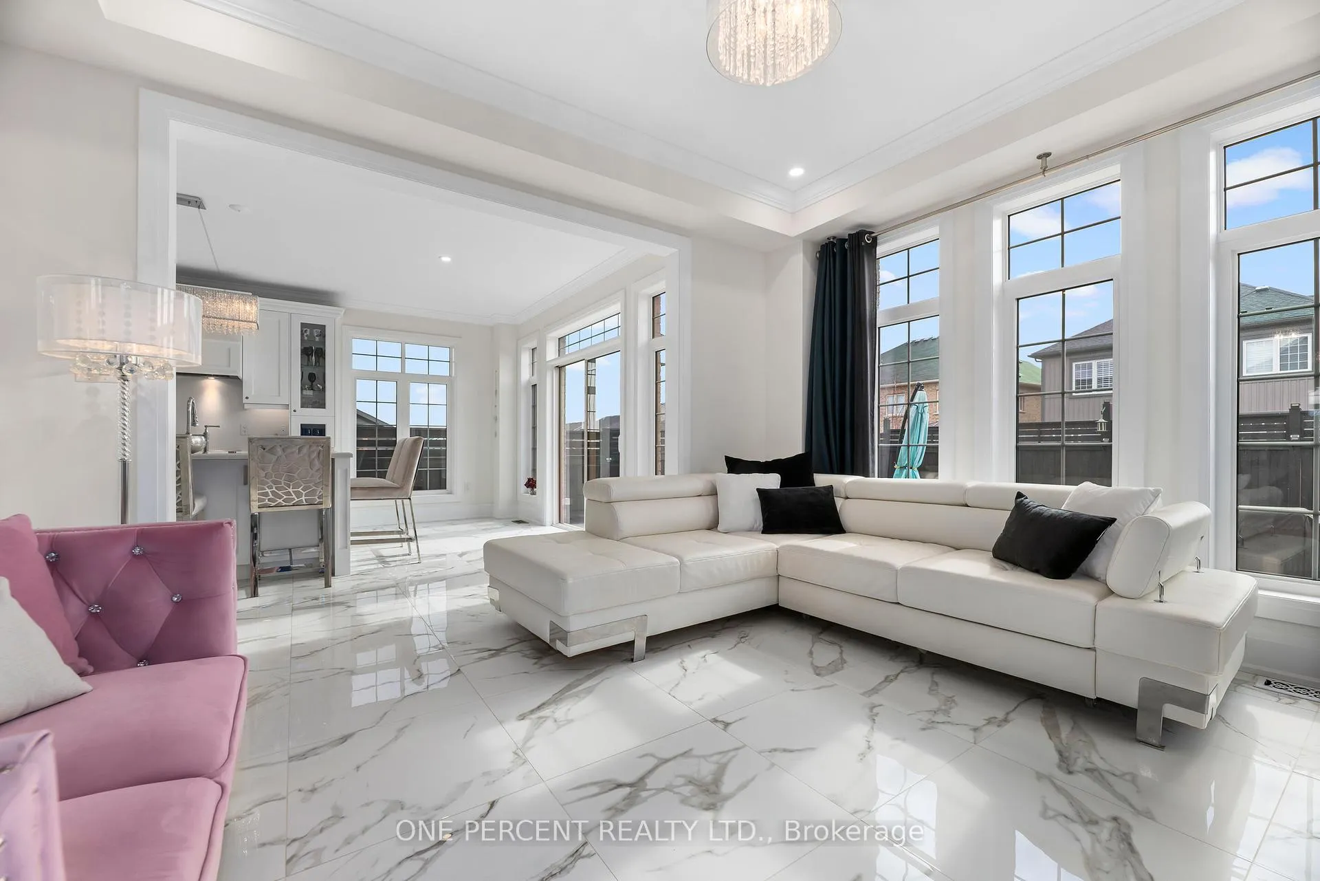 Photo 17 of 44 Bromont Drive, Cavan Monaghan, Cavan Twp — HOMEH