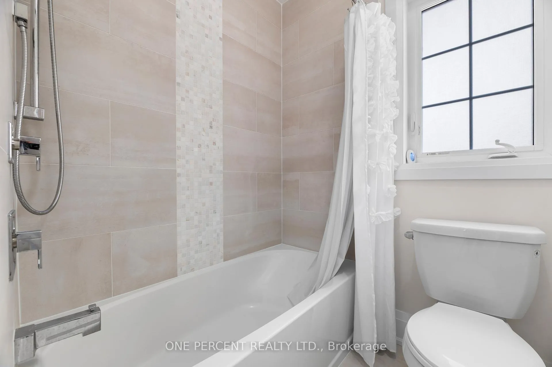 Photo 28 of 44 Bromont Drive, Cavan Monaghan, Cavan Twp — HOMEH