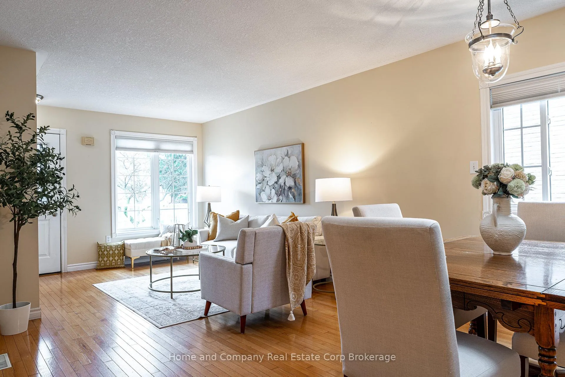 Photo 2 of 295 Norman Street, Stratford — HOMEH