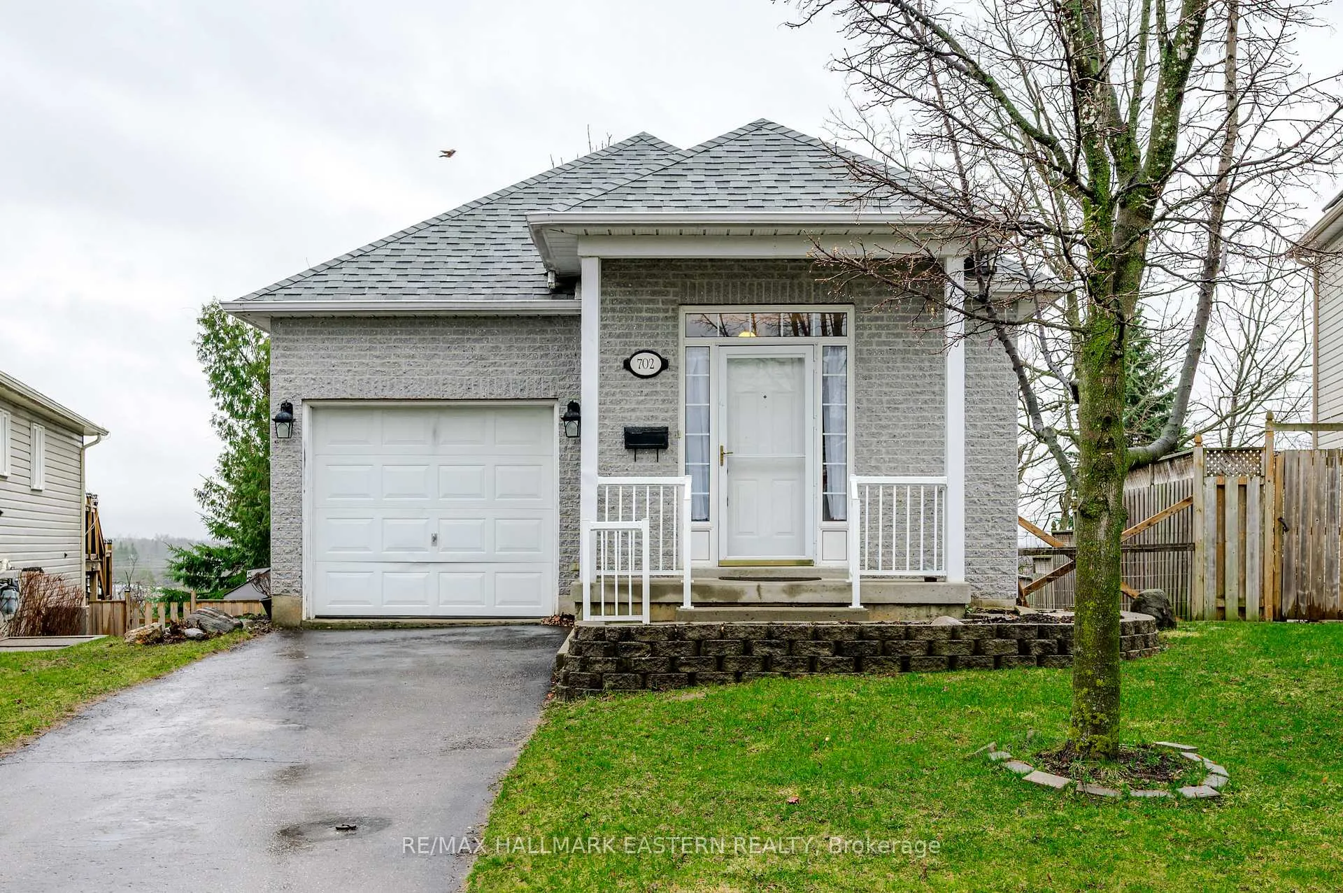 Photo 1 of 702 Trailview Drive, Peterborough, Ashburnham Ward 4 — HOMEH
