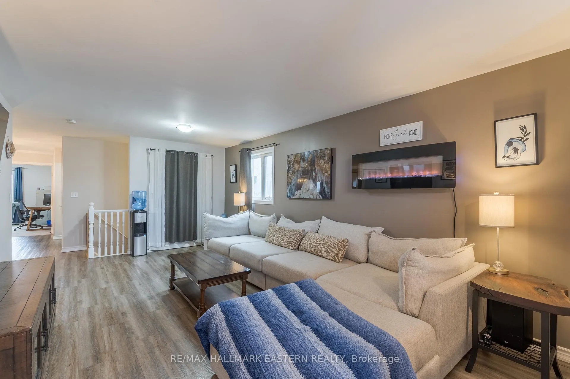 Photo 9 of 702 Trailview Drive, Peterborough, Ashburnham Ward 4 — HOMEH