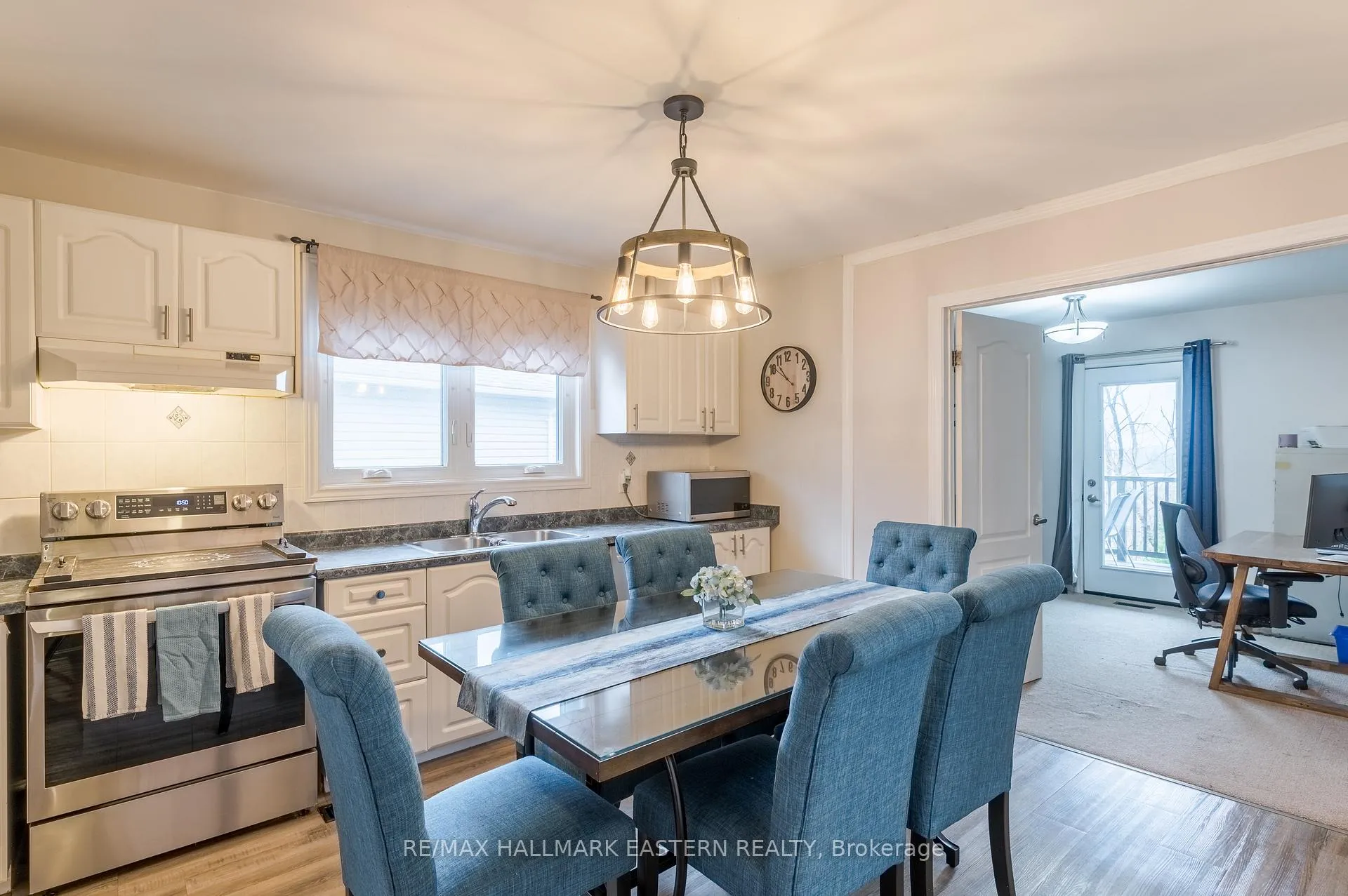 Photo 12 of 702 Trailview Drive, Peterborough, Ashburnham Ward 4 — HOMEH