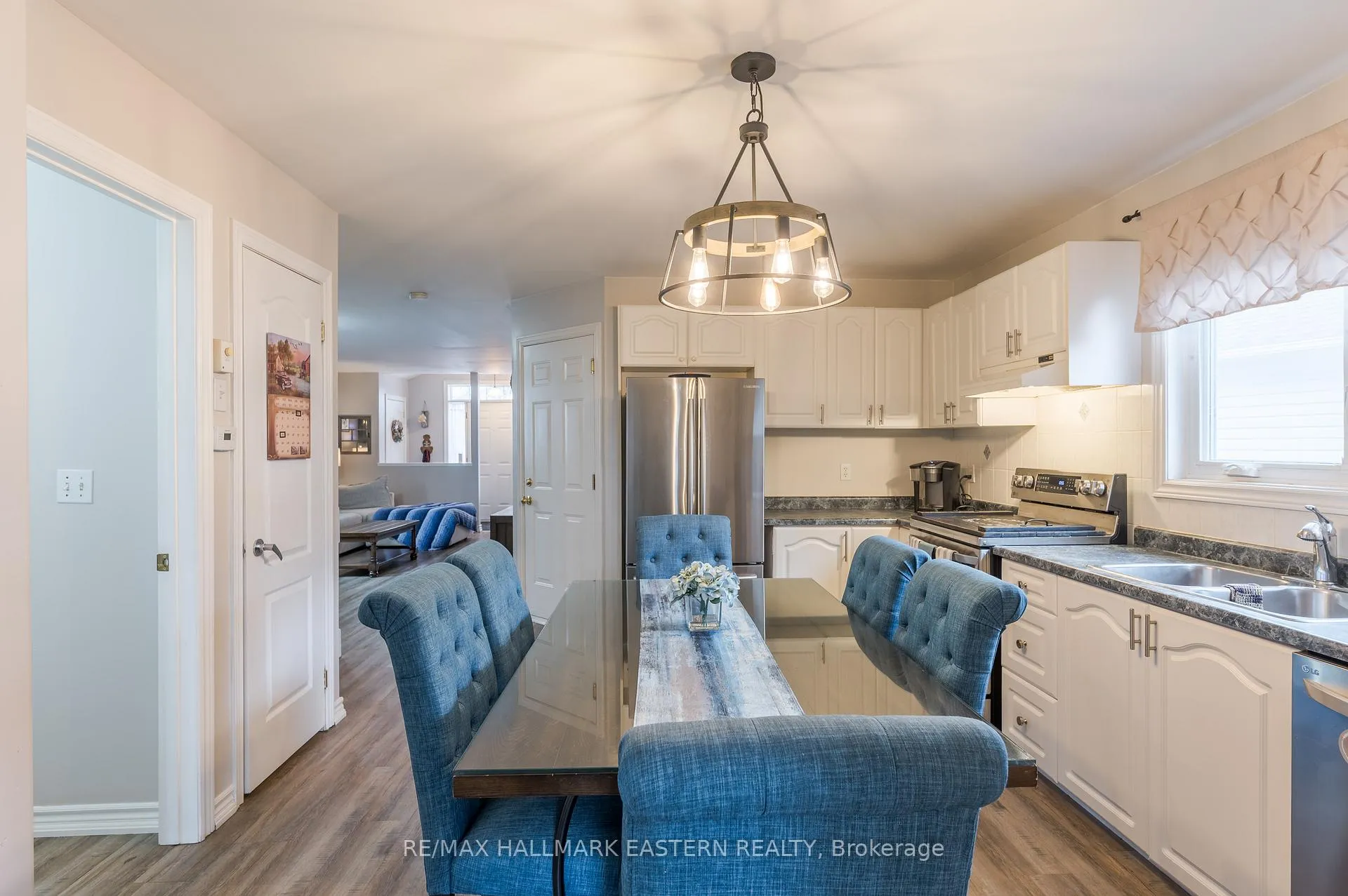 Photo 17 of 702 Trailview Drive, Peterborough, Ashburnham Ward 4 — HOMEH