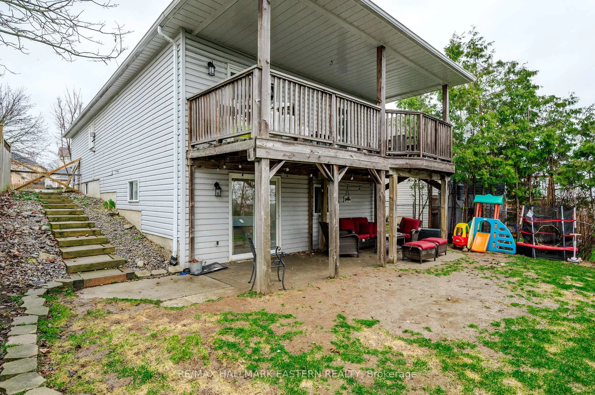 Photo 34 of 702 Trailview Drive, Peterborough, Ashburnham Ward 4 — HOMEH