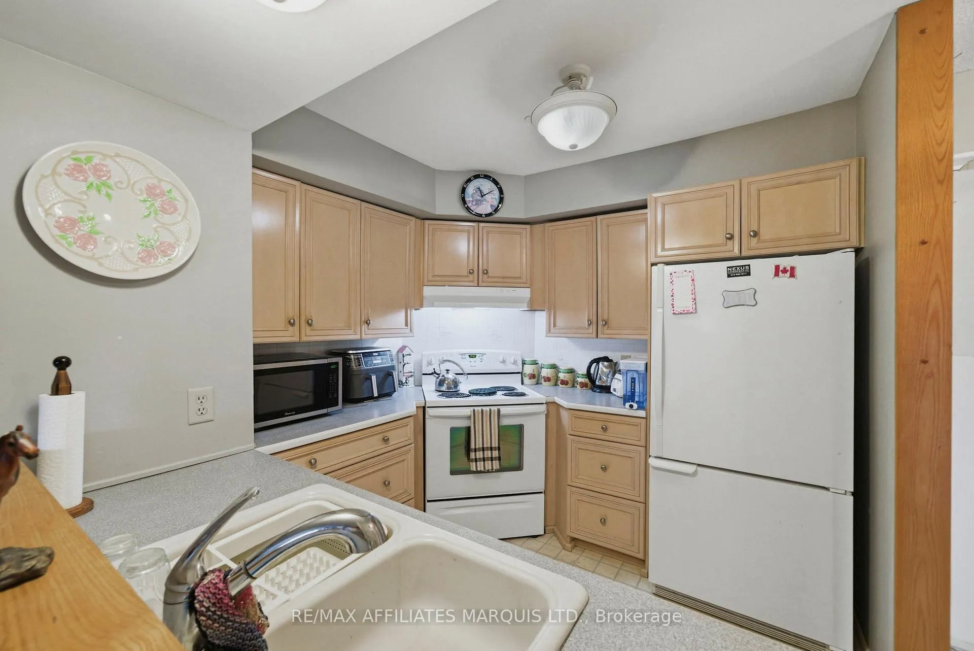 Photo 8 of Unit 408, 121 Water Street W, Cornwall — HOMEH