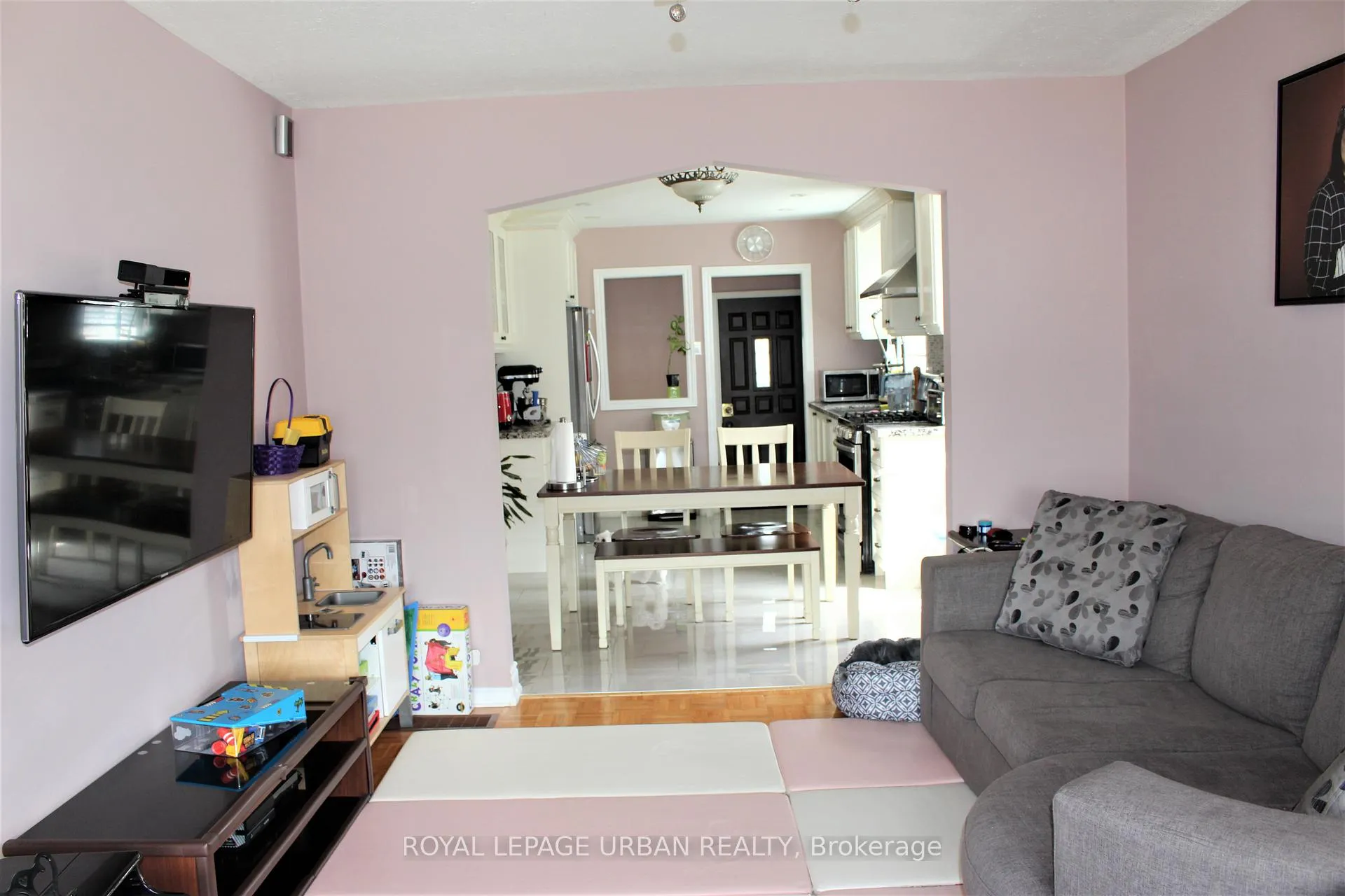 Photo 2 of 71 Squires Avenue, Toronto, O'Connor-Parkview — HOMEH