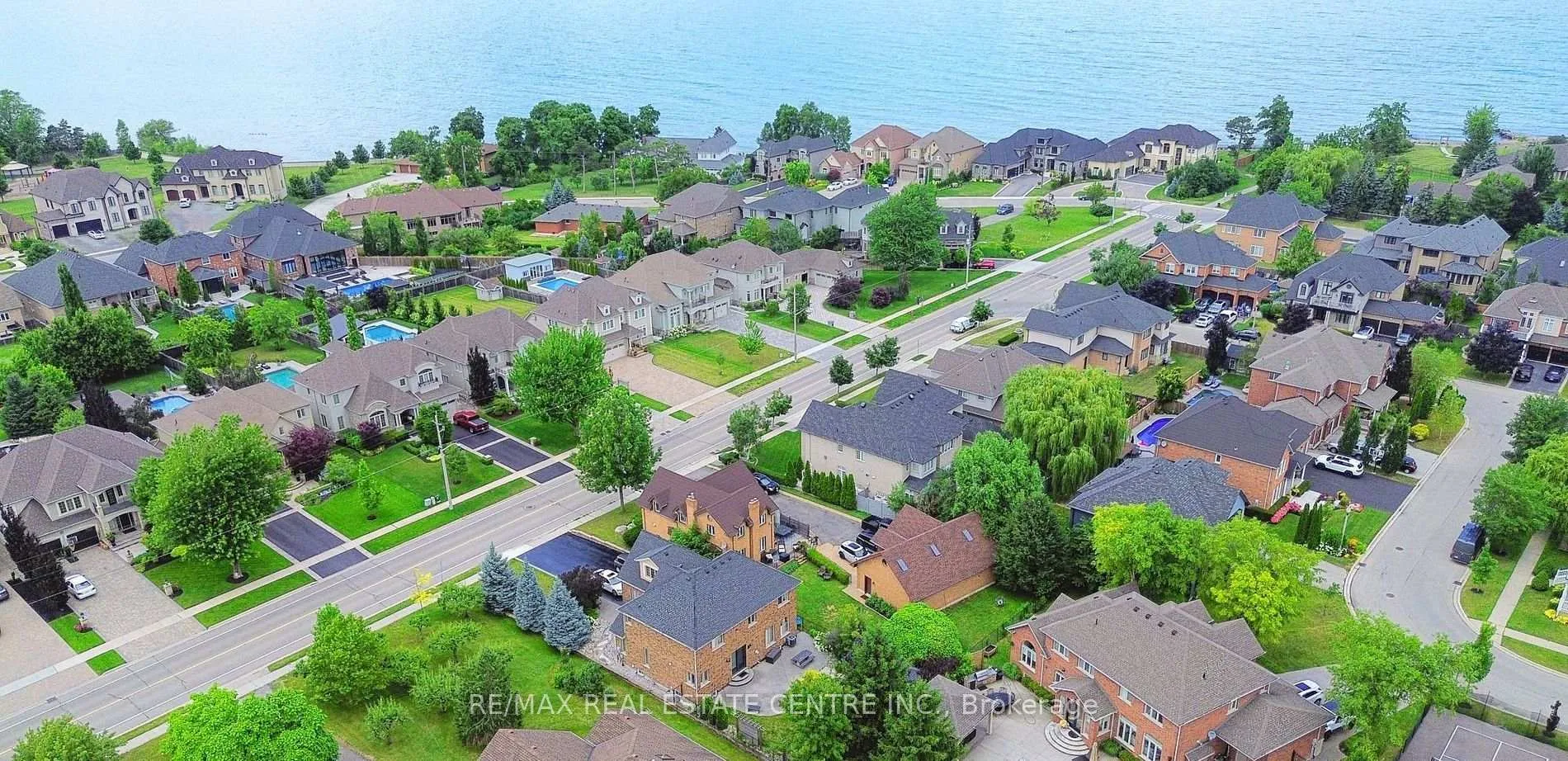 Photo 2 of 580 Fifty Road, Hamilton, Winona Park — HOMEH