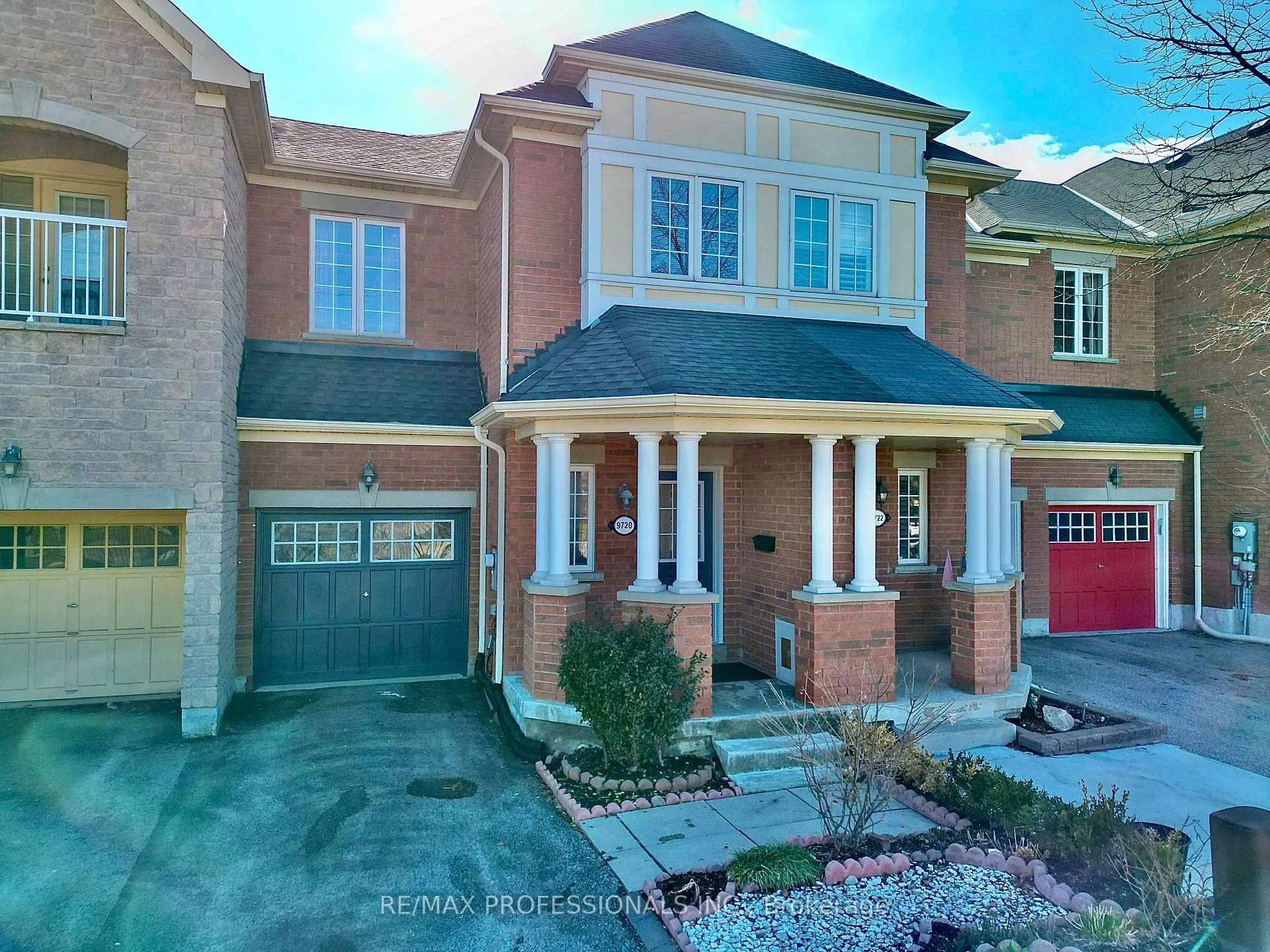 Photo 2 of 9720 McLaughlin Road, Brampton, Fletcher's Creek Village — HOMEH