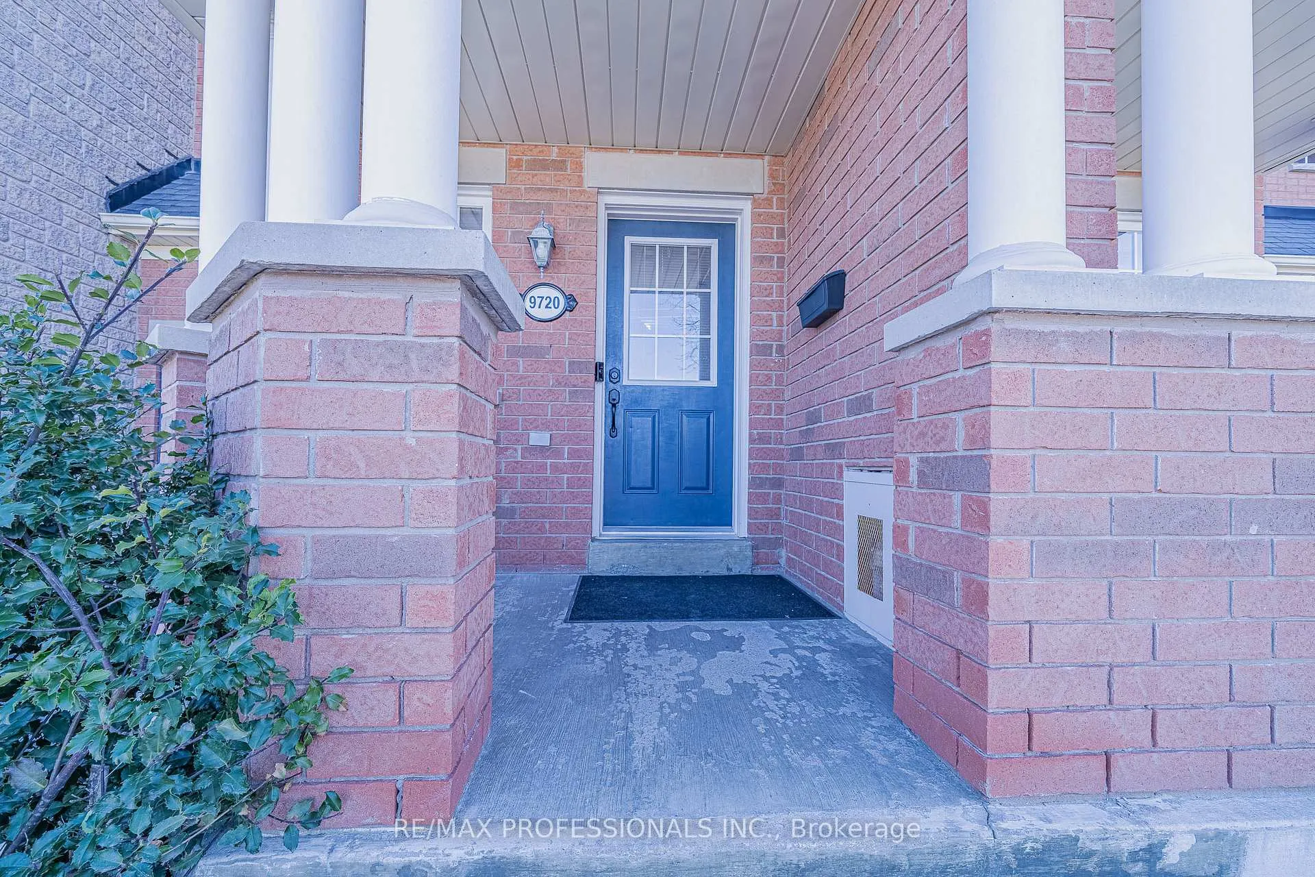 Photo 3 of 9720 McLaughlin Road, Brampton, Fletcher's Creek Village — HOMEH