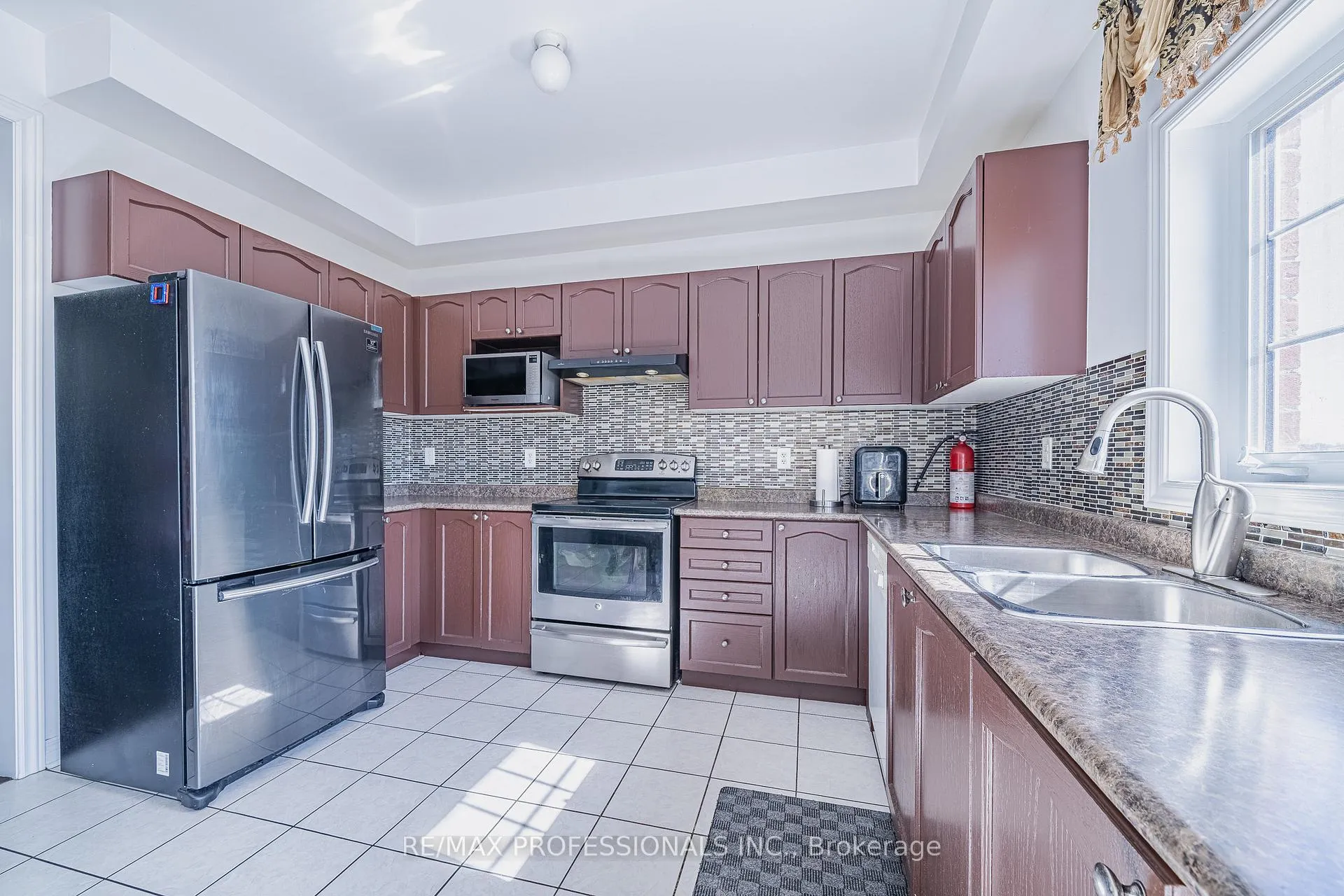 Photo 6 of 9720 McLaughlin Road, Brampton, Fletcher's Creek Village — HOMEH