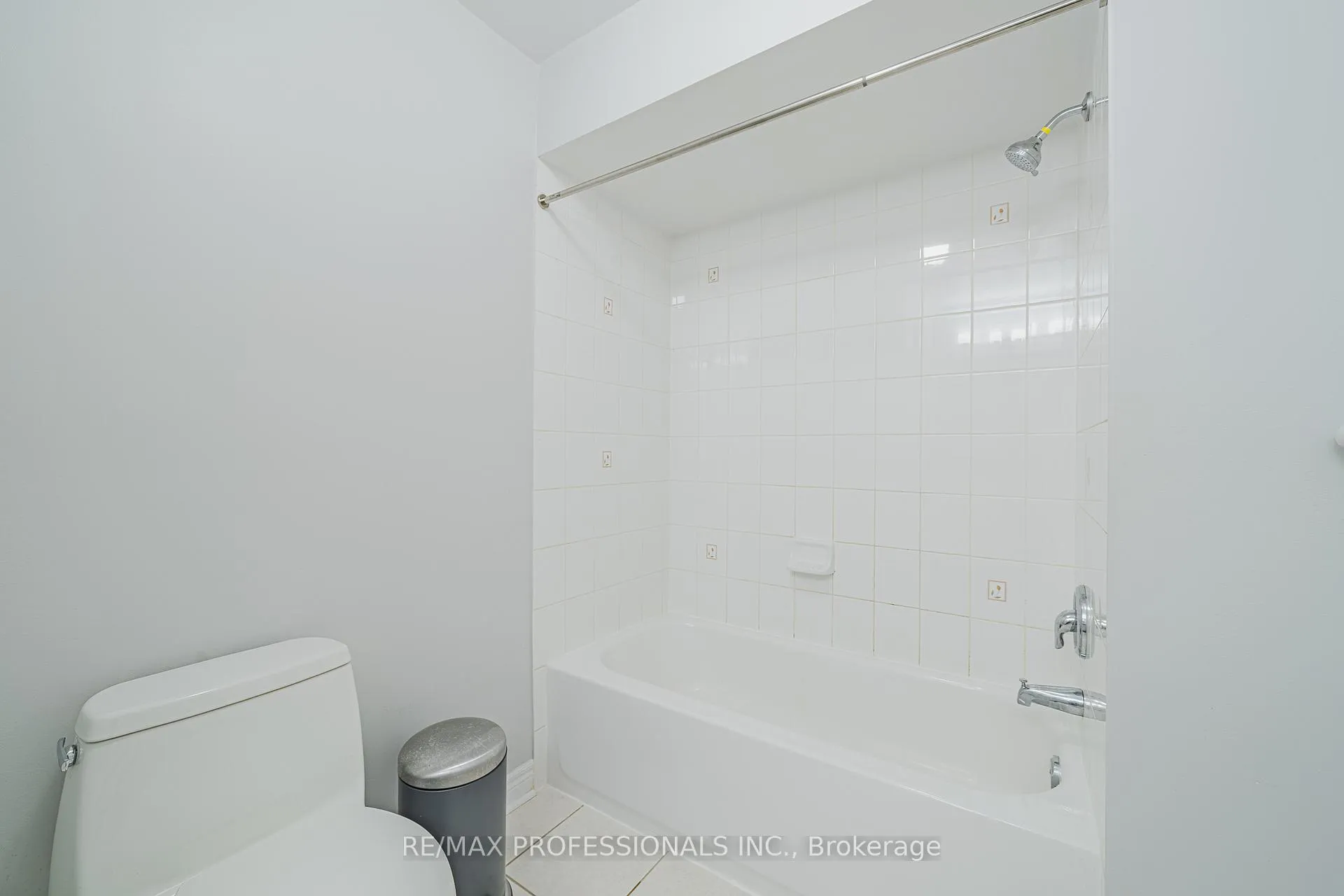 Photo 17 of 9720 McLaughlin Road, Brampton, Fletcher's Creek Village — HOMEH