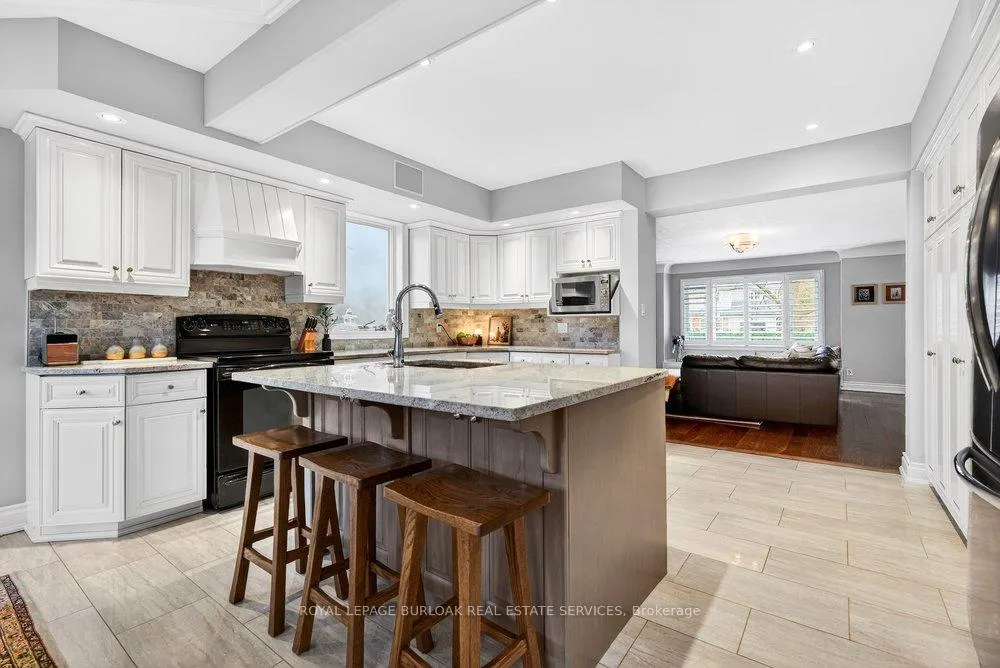Photo 11 of 2153 Paisley Avenue, Burlington, Brant — HOMEH
