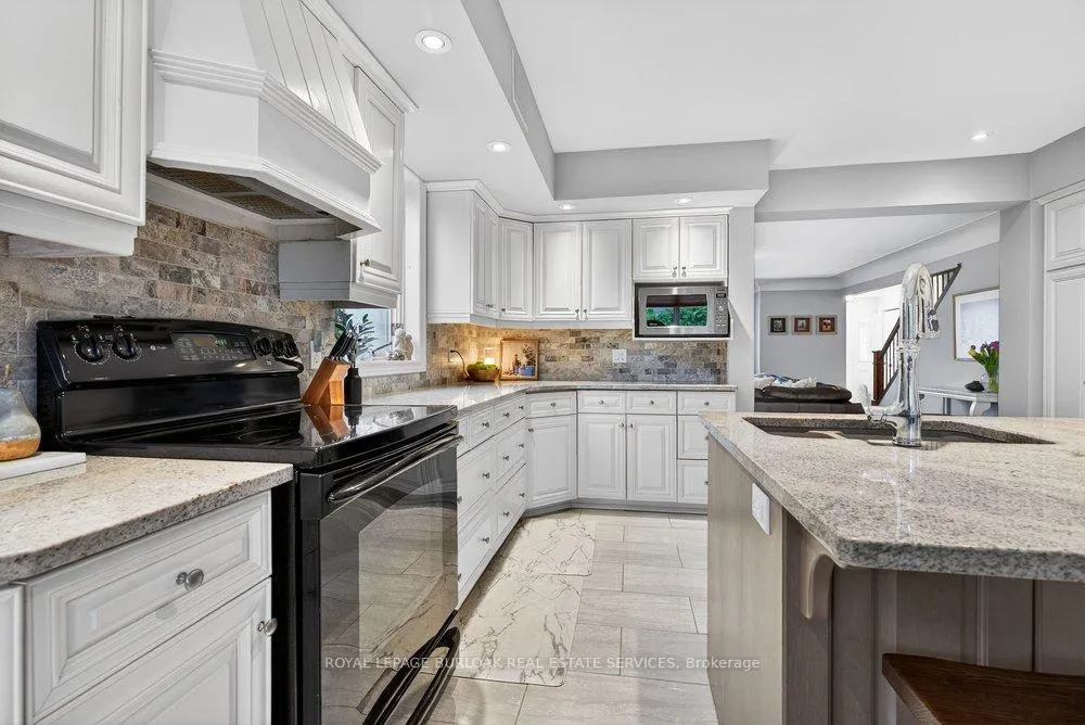 Photo 12 of 2153 Paisley Avenue, Burlington, Brant — HOMEH