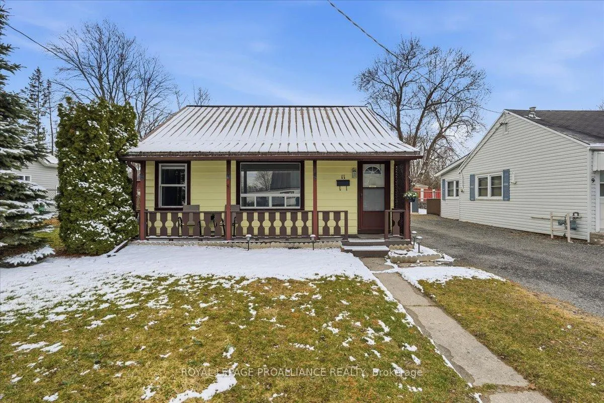 Photo 2 of 11 Weeks Avenue, Quinte West, Trenton Ward — HOMEH