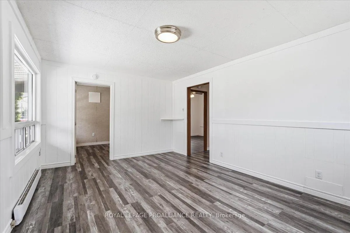 Photo 5 of 11 Weeks Avenue, Quinte West, Trenton Ward — HOMEH