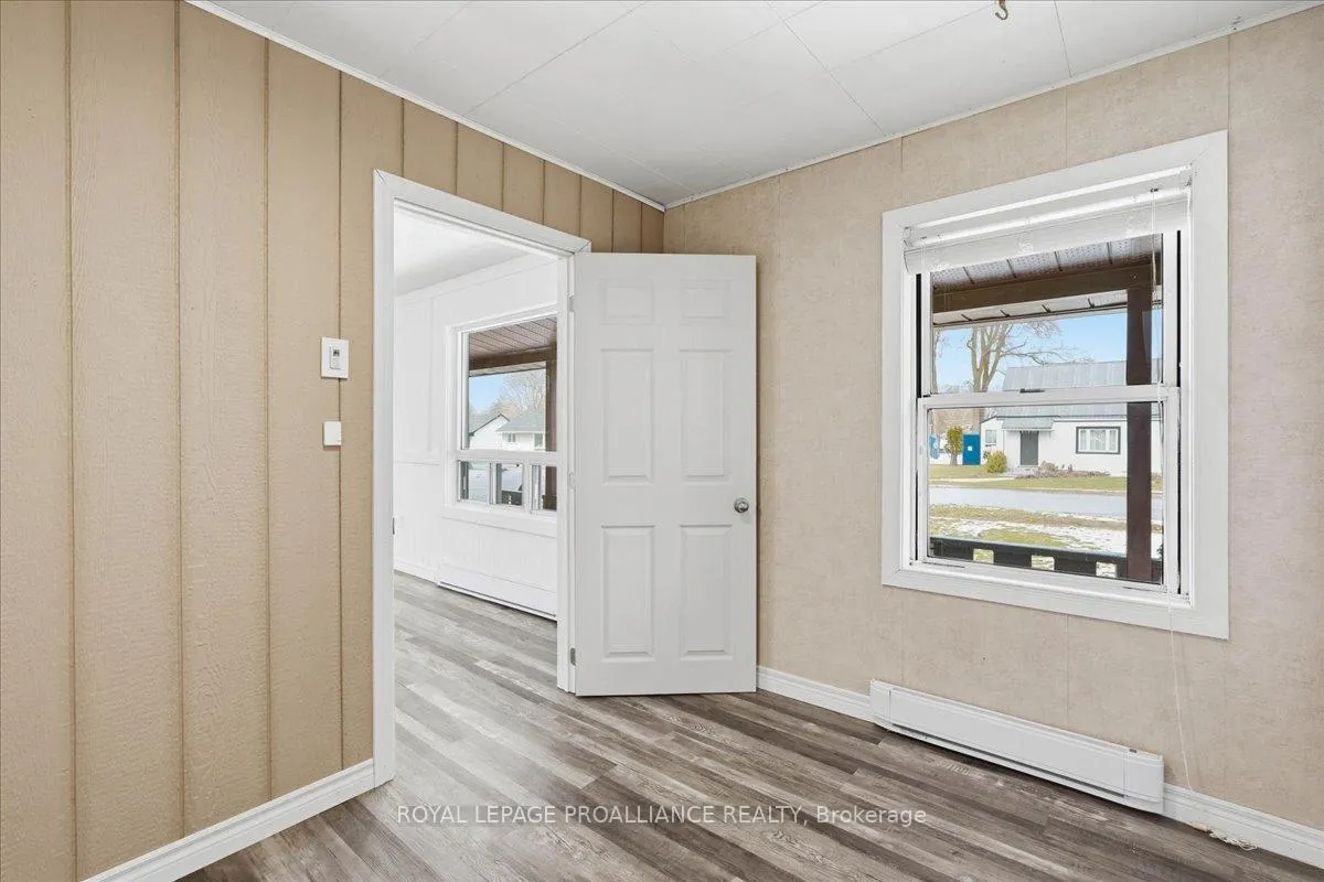 Photo 9 of 11 Weeks Avenue, Quinte West, Trenton Ward — HOMEH