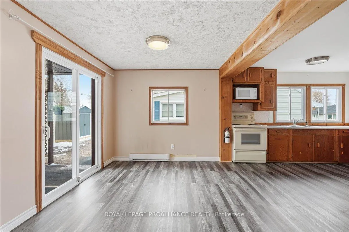 Photo 20 of 11 Weeks Avenue, Quinte West, Trenton Ward — HOMEH