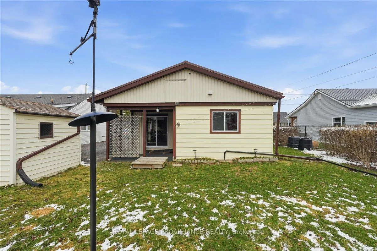 Photo 26 of 11 Weeks Avenue, Quinte West, Trenton Ward — HOMEH