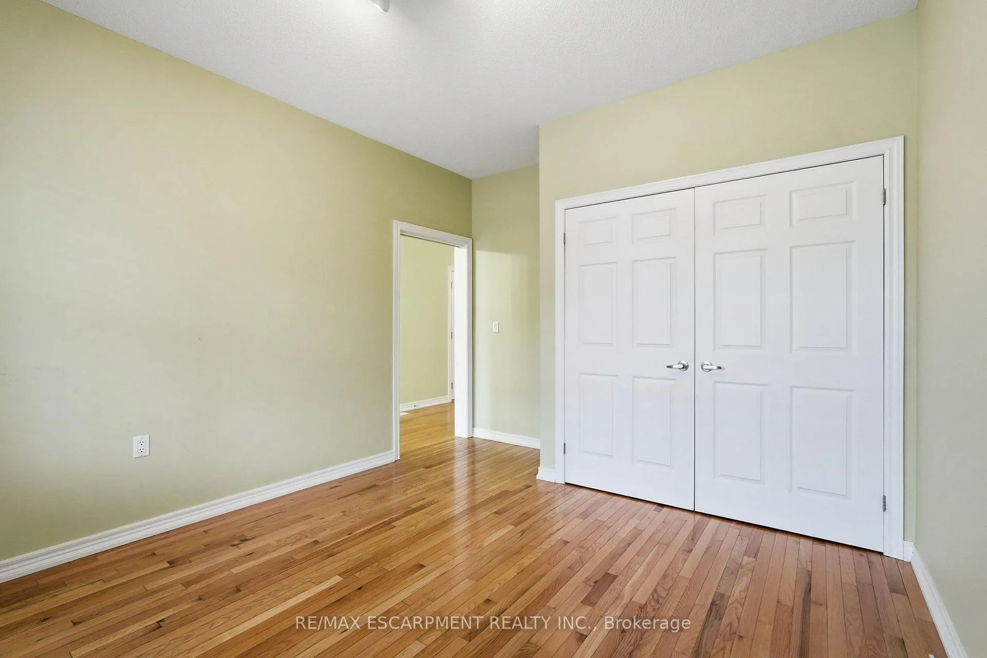 Photo 8 of Unit 10, 2165 Itabashi Way, Burlington, Tansley — HOMEH