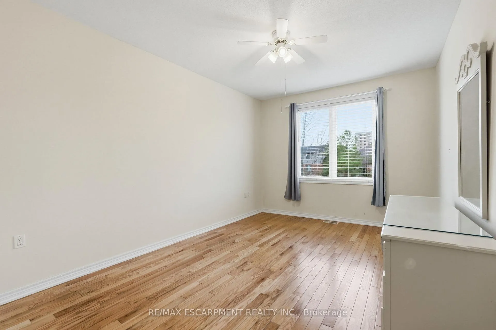 Photo 29 of Unit 10, 2165 Itabashi Way, Burlington, Tansley — HOMEH