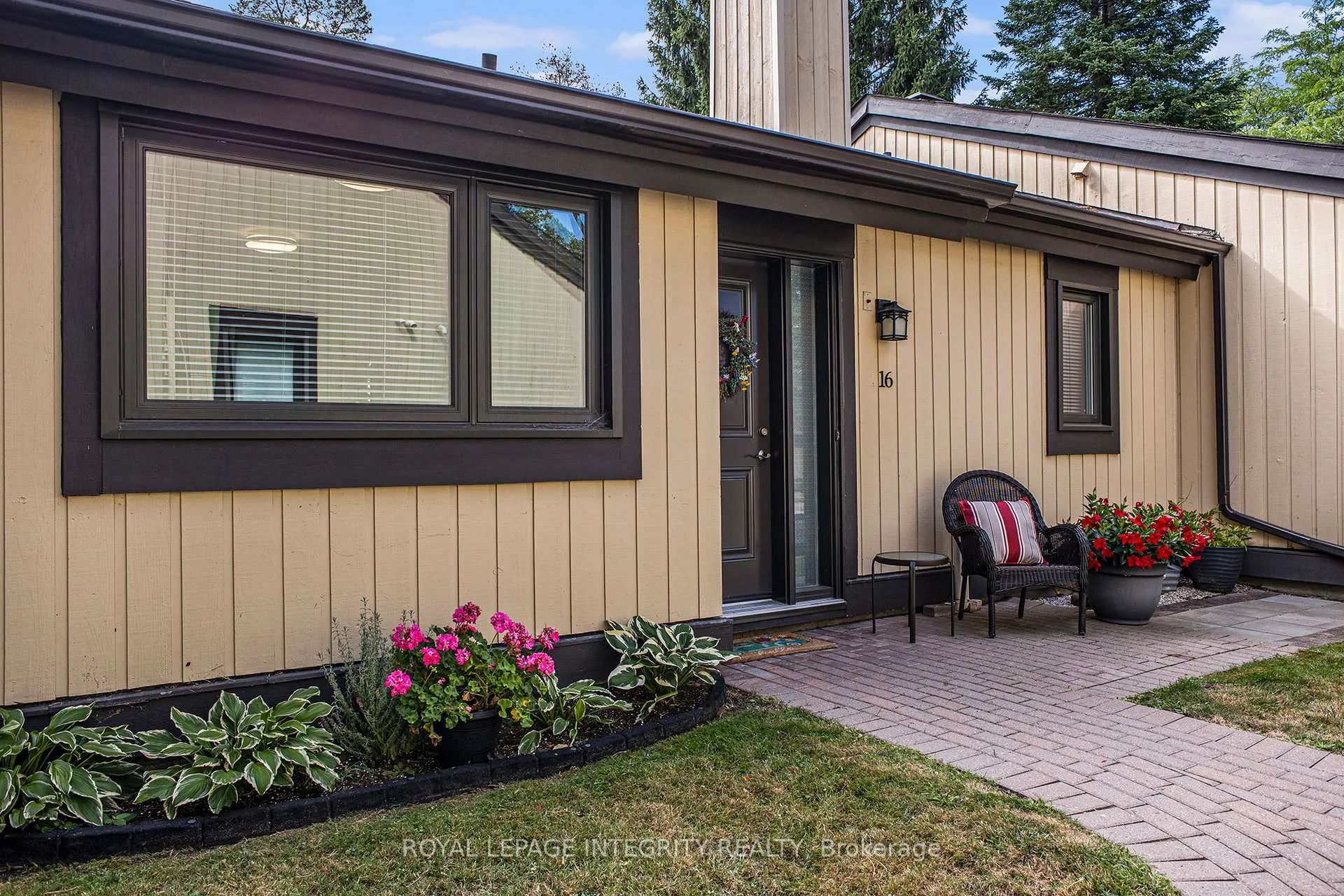 Photo 2 of 16 Pebble Beach Court, Ottawa, Stittsville (Central) — HOMEH