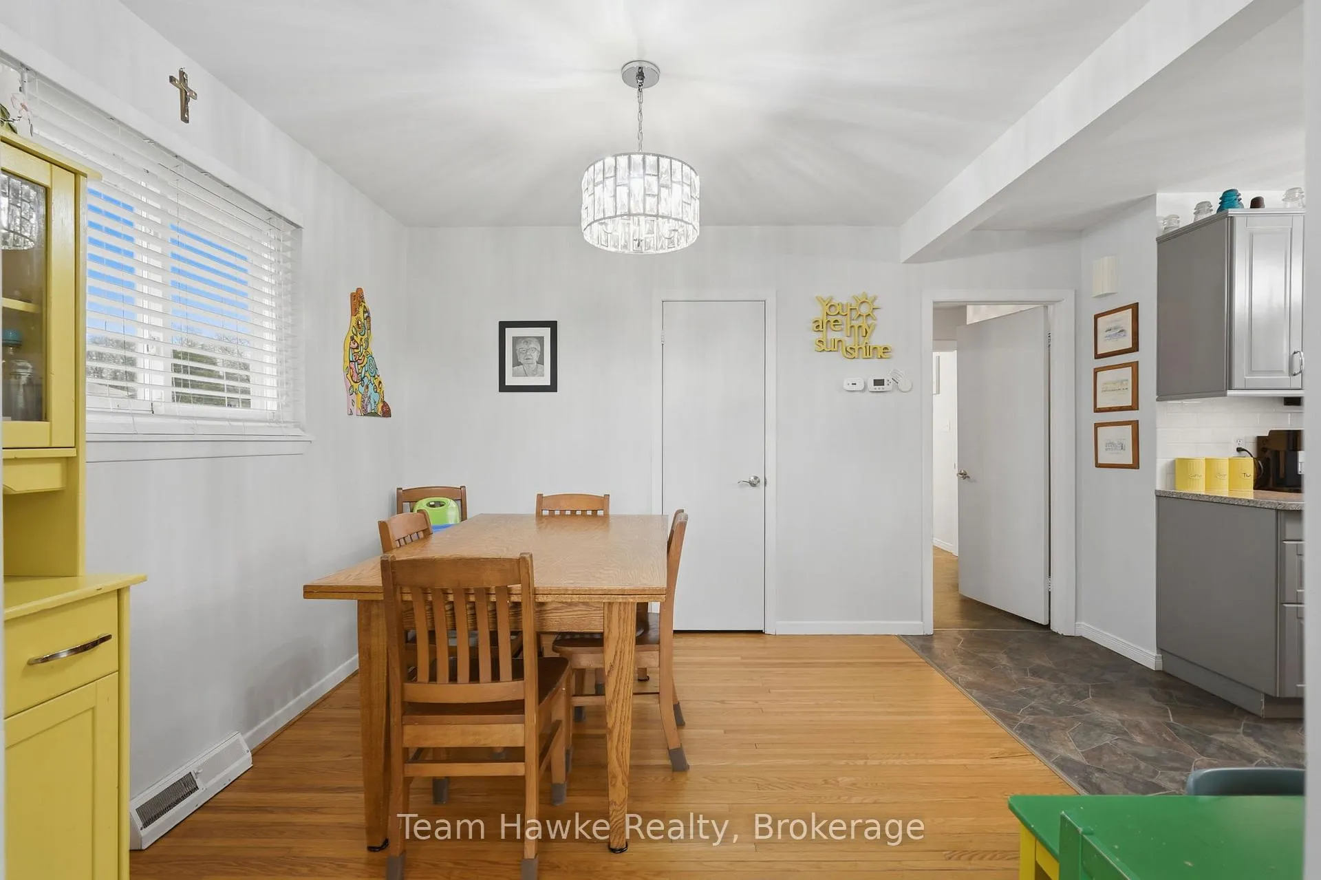 Photo 10 of 291 Ellen Street, Midland — HOMEH