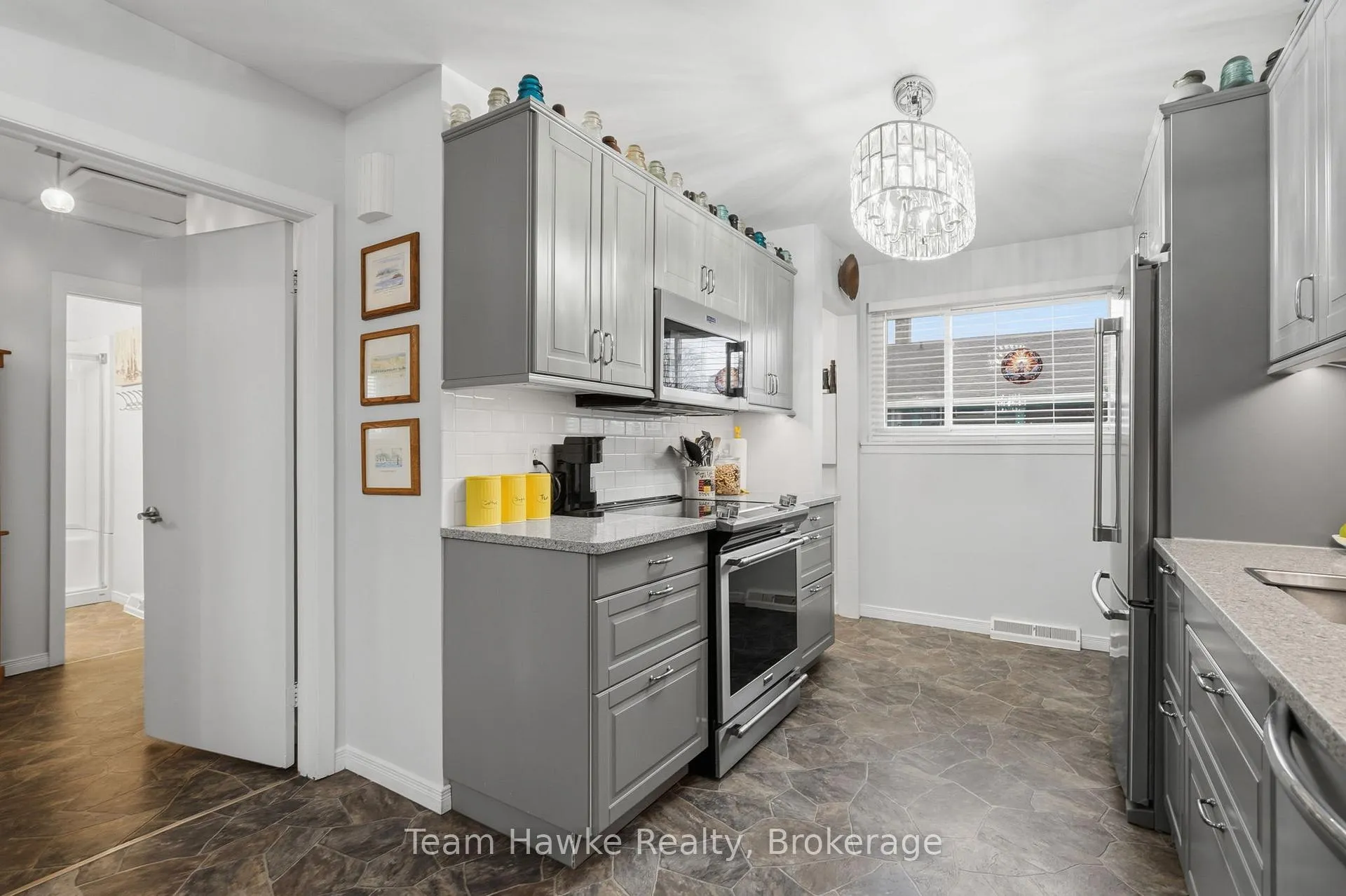 Photo 12 of 291 Ellen Street, Midland — HOMEH
