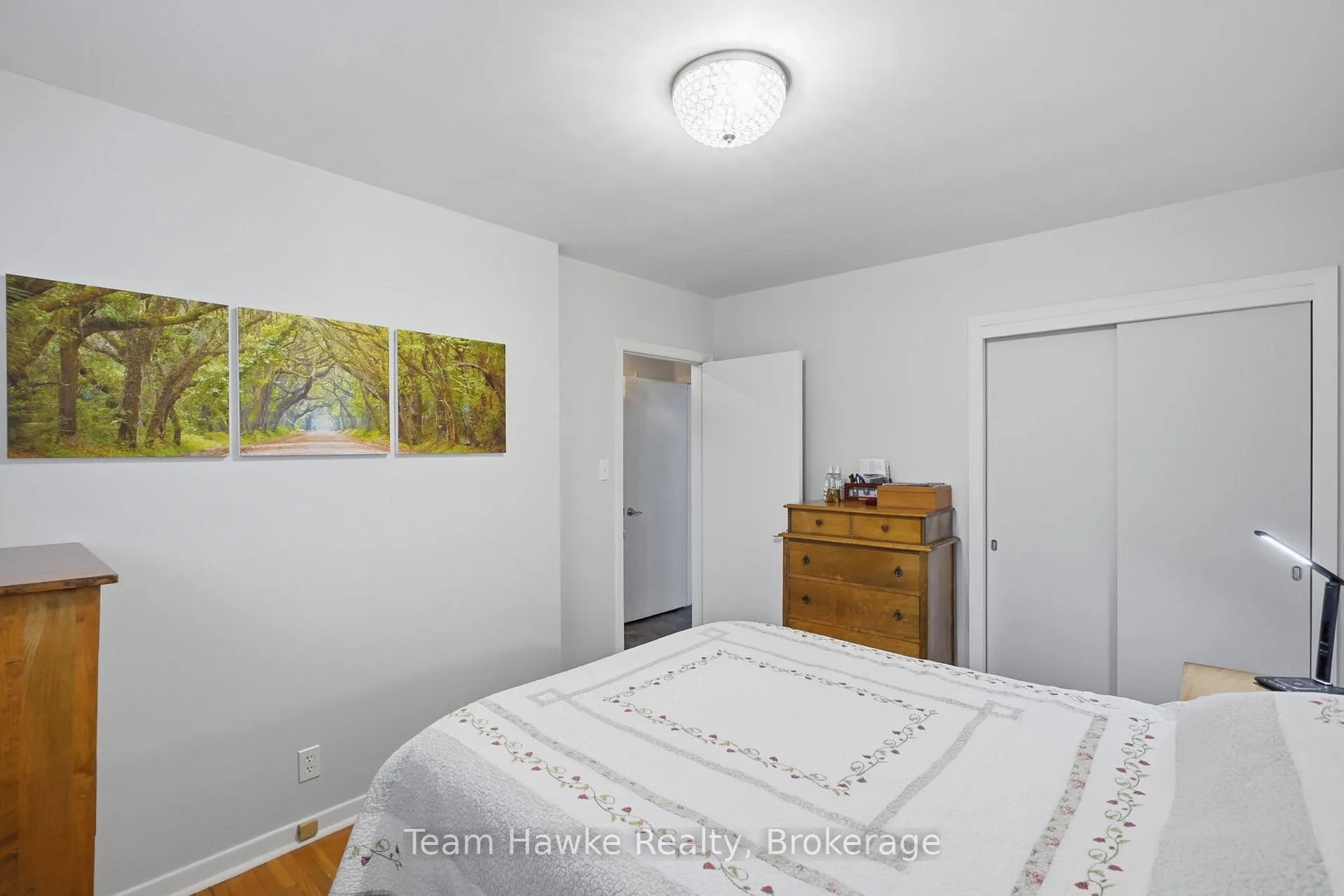 Photo 17 of 291 Ellen Street, Midland — HOMEH