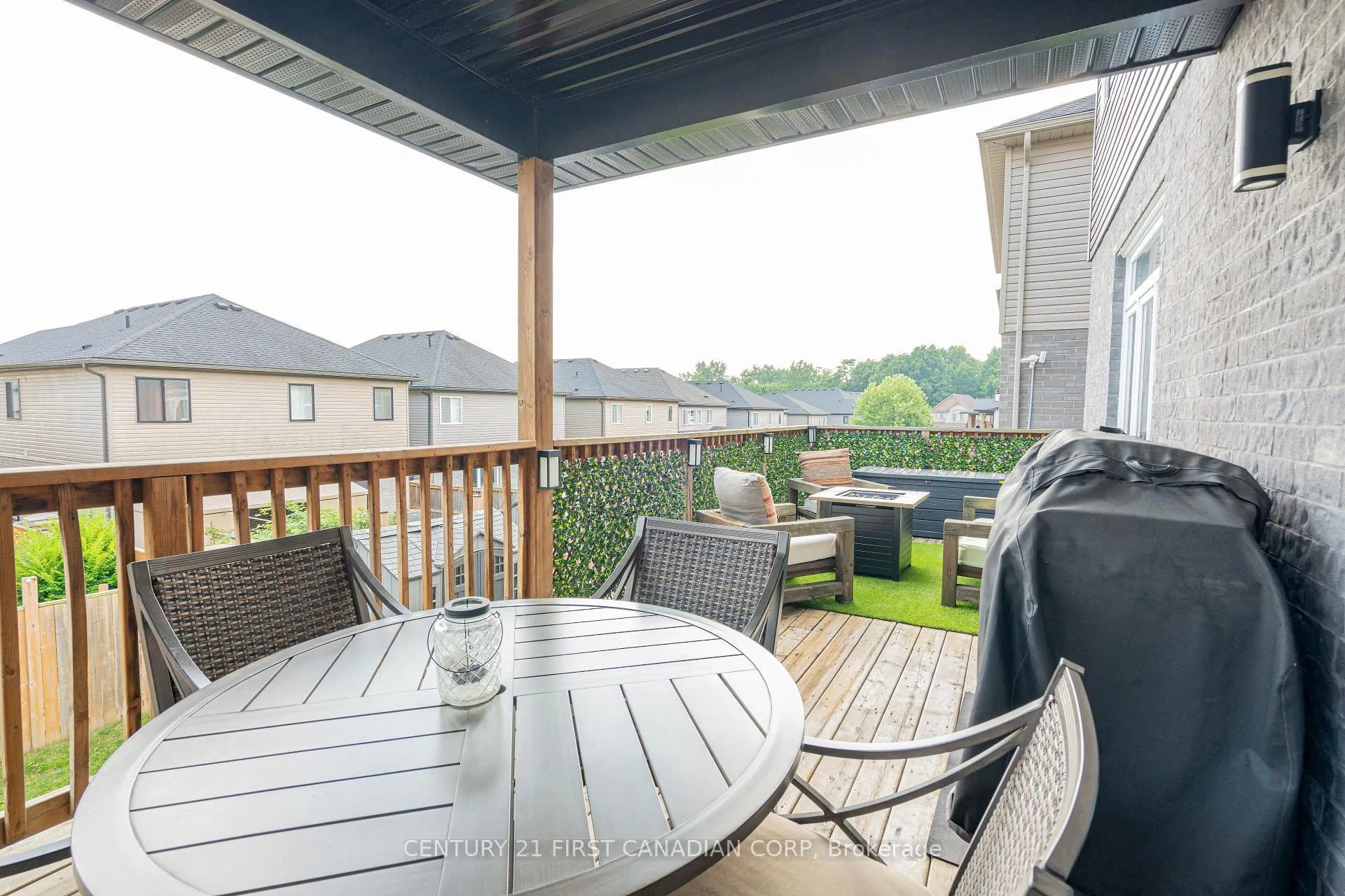 Photo 14 of 2085 Gough Avenue, London, North C — HOMEH