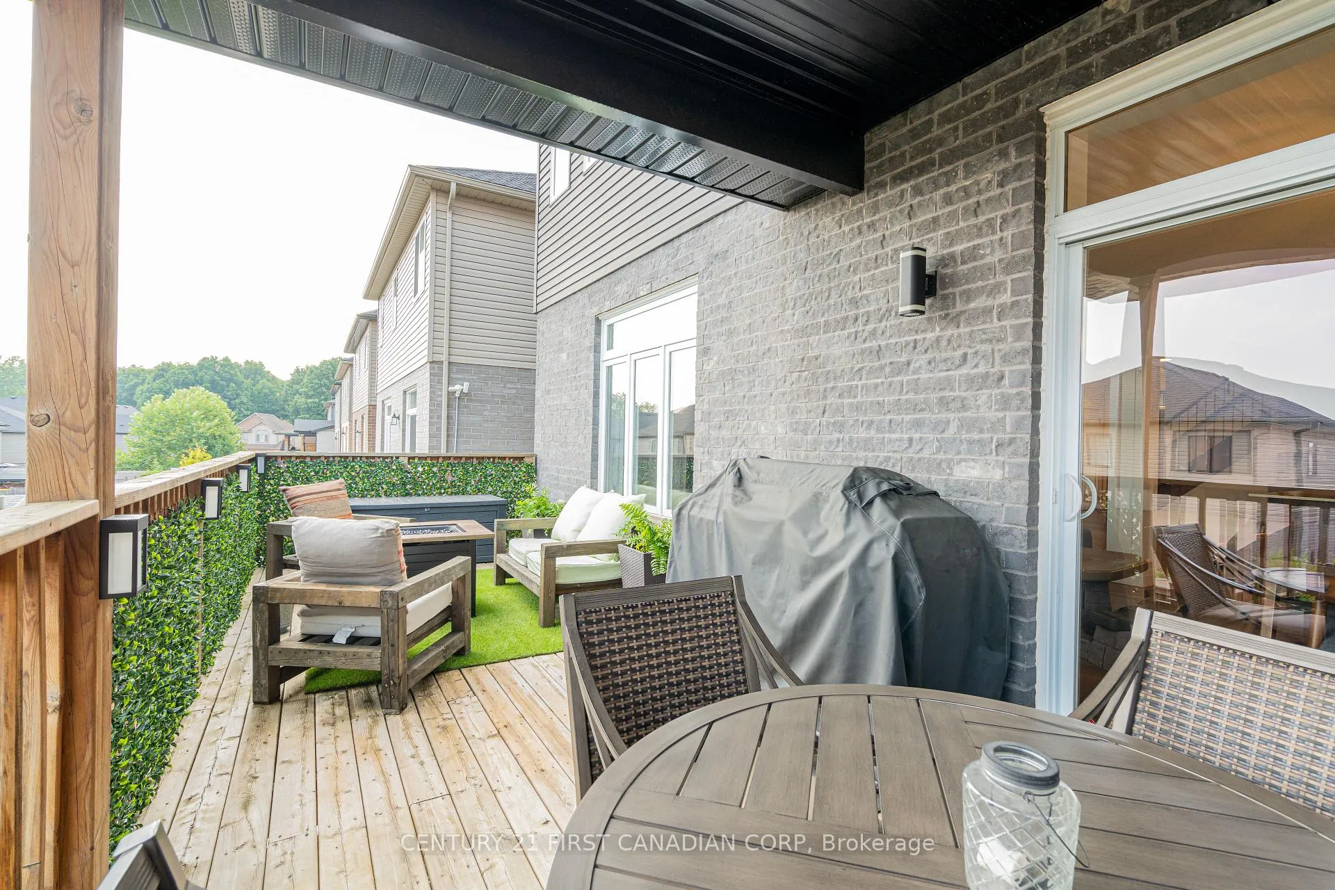 Photo 15 of 2085 Gough Avenue, London, North C — HOMEH