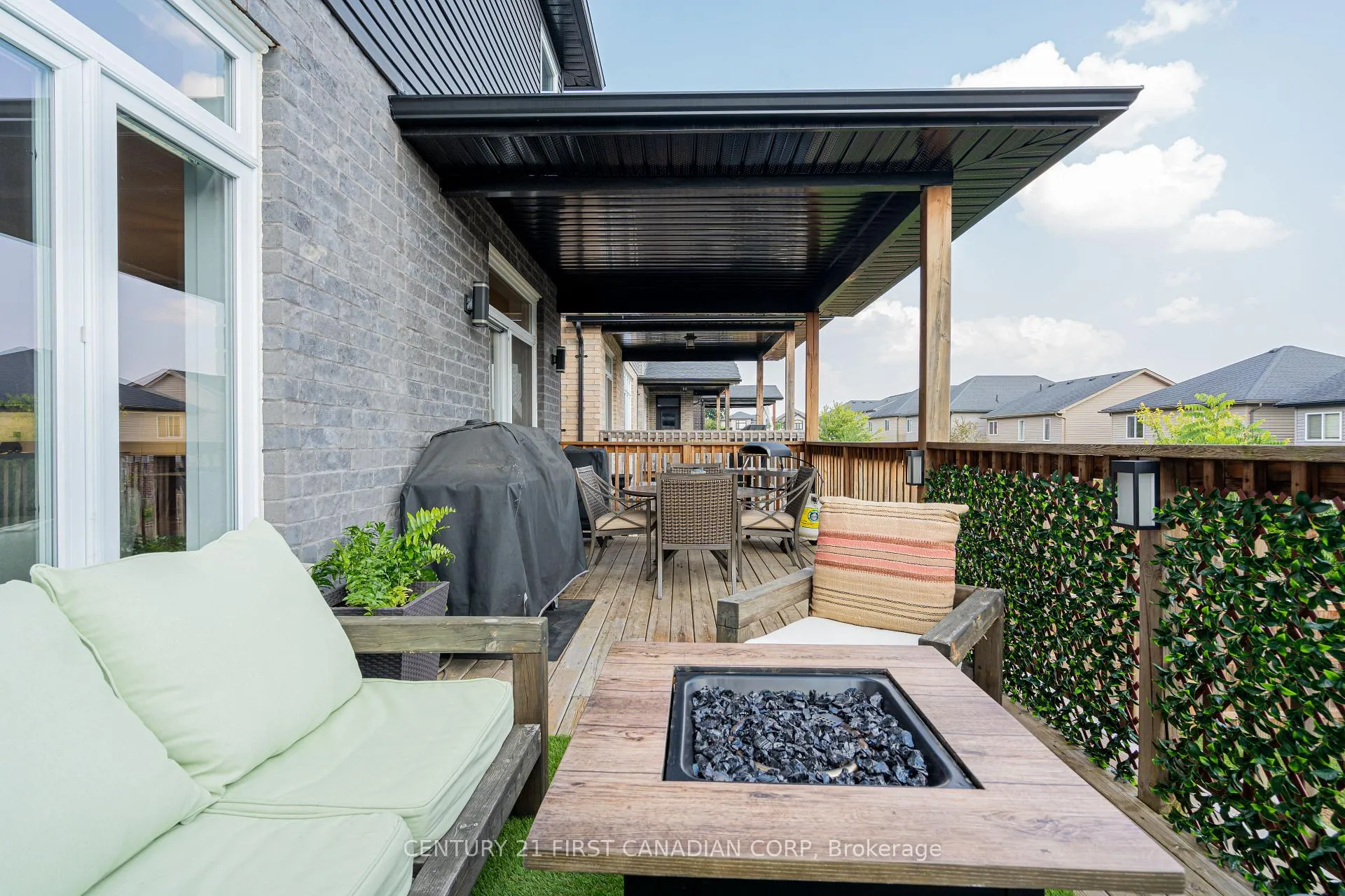 Photo 16 of 2085 Gough Avenue, London, North C — HOMEH