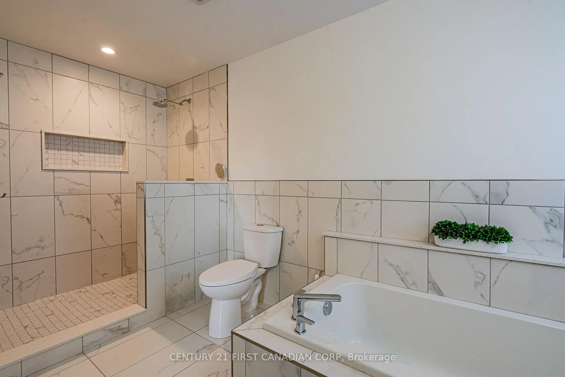Photo 26 of 2085 Gough Avenue, London, North C — HOMEH