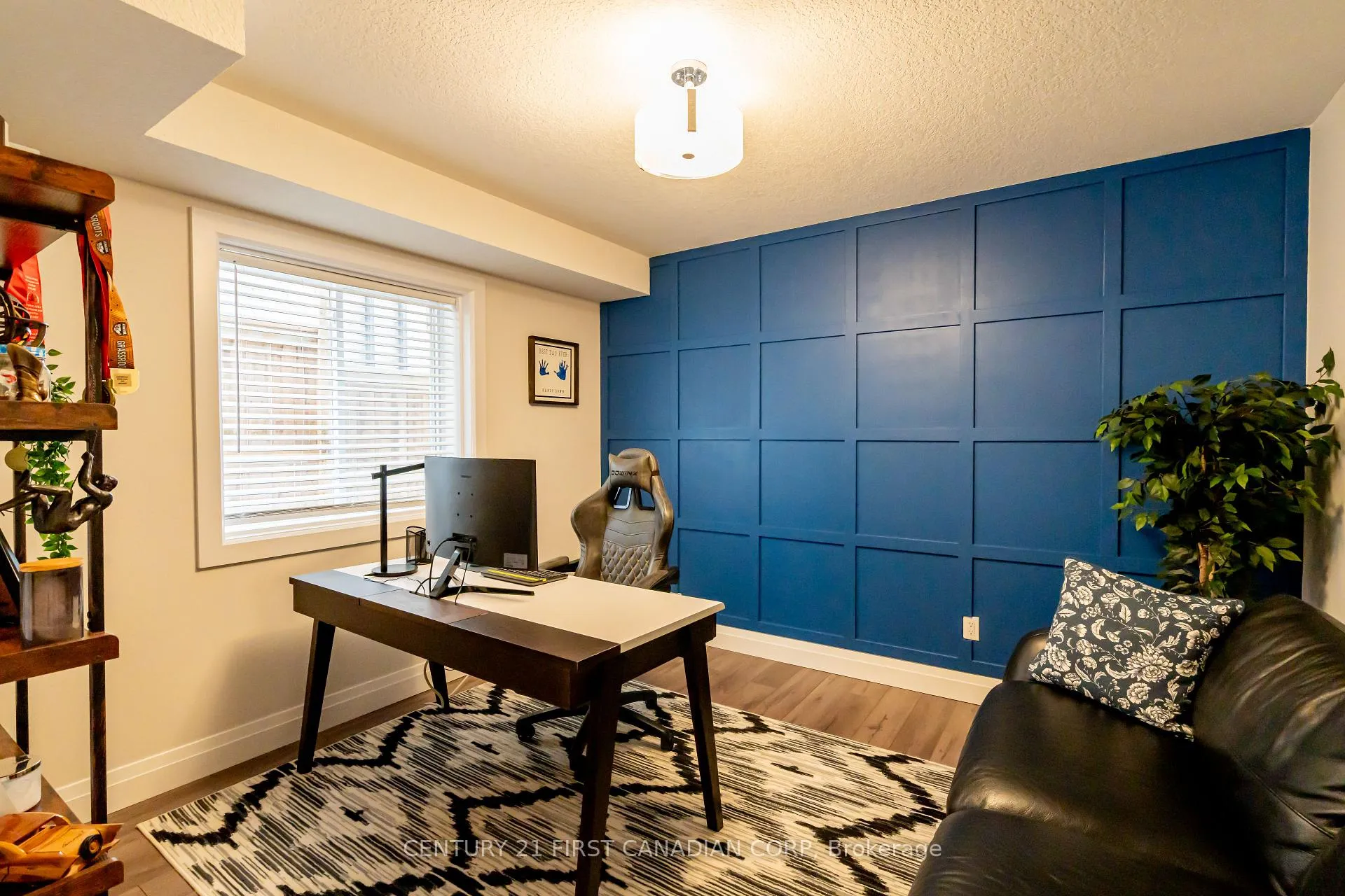 Photo 30 of 2085 Gough Avenue, London, North C — HOMEH