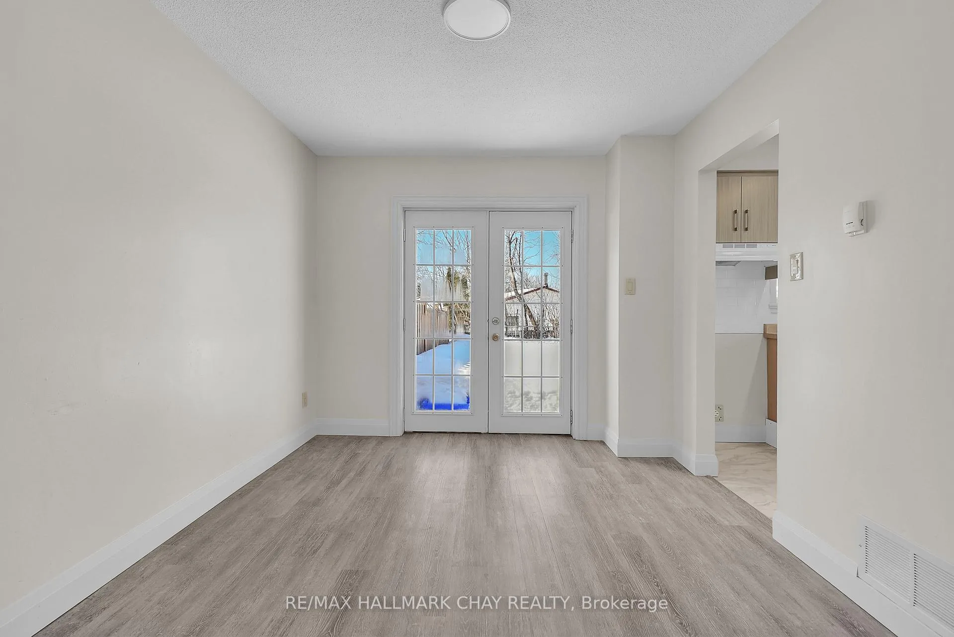 Photo 10 of 79 Christie Crescent, Barrie, Letitia Heights — HOMEH