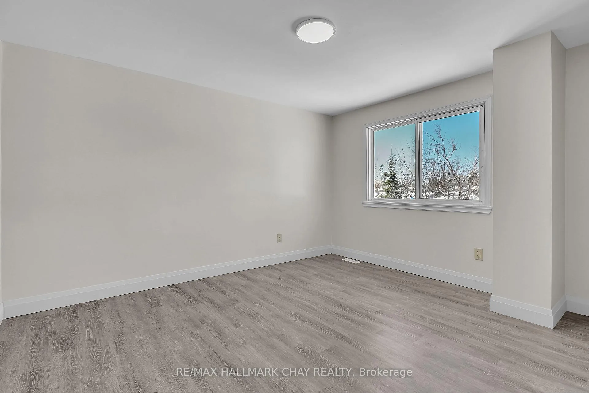 Photo 16 of 79 Christie Crescent, Barrie, Letitia Heights — HOMEH