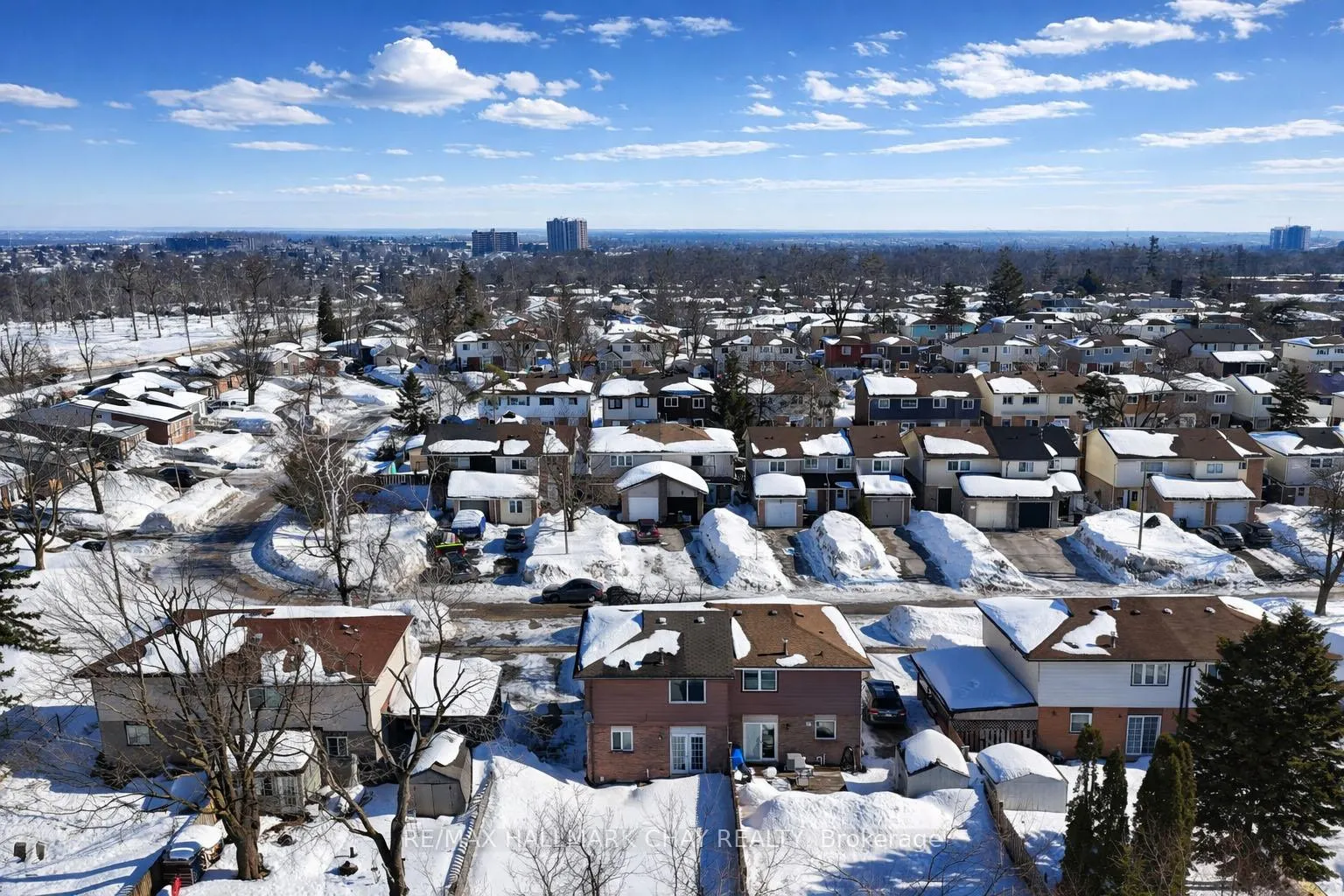 Photo 23 of 79 Christie Crescent, Barrie, Letitia Heights — HOMEH