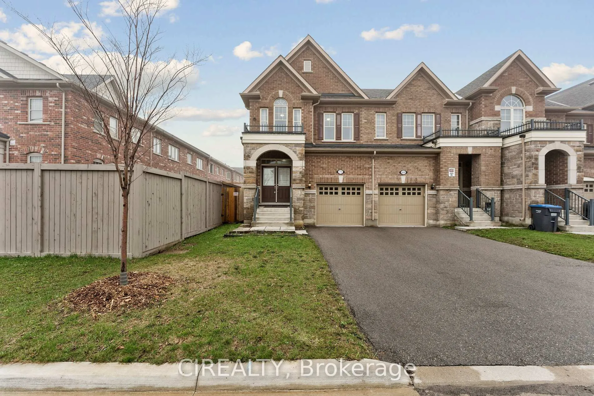 Photo 2 of 71 Finegan Circle, Brampton, Northwest Brampton — HOMEH
