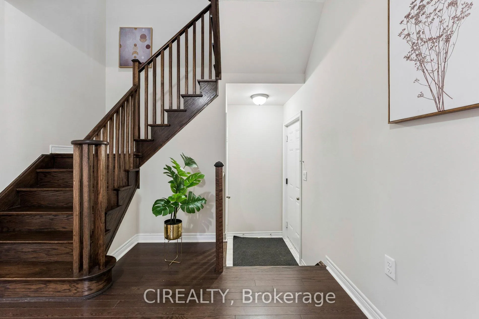 Photo 8 of 71 Finegan Circle, Brampton, Northwest Brampton — HOMEH